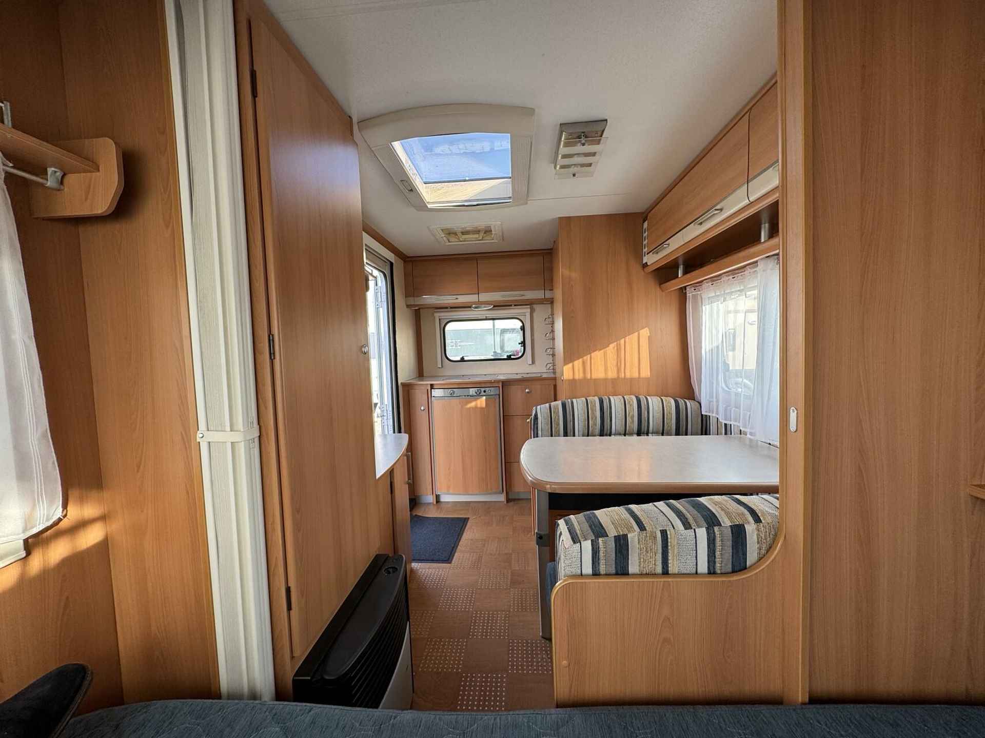 CARAVELAIR AMBIANCE STYLE 400, DWARSBED, FIETSENDR, VOORTENT - 16/24