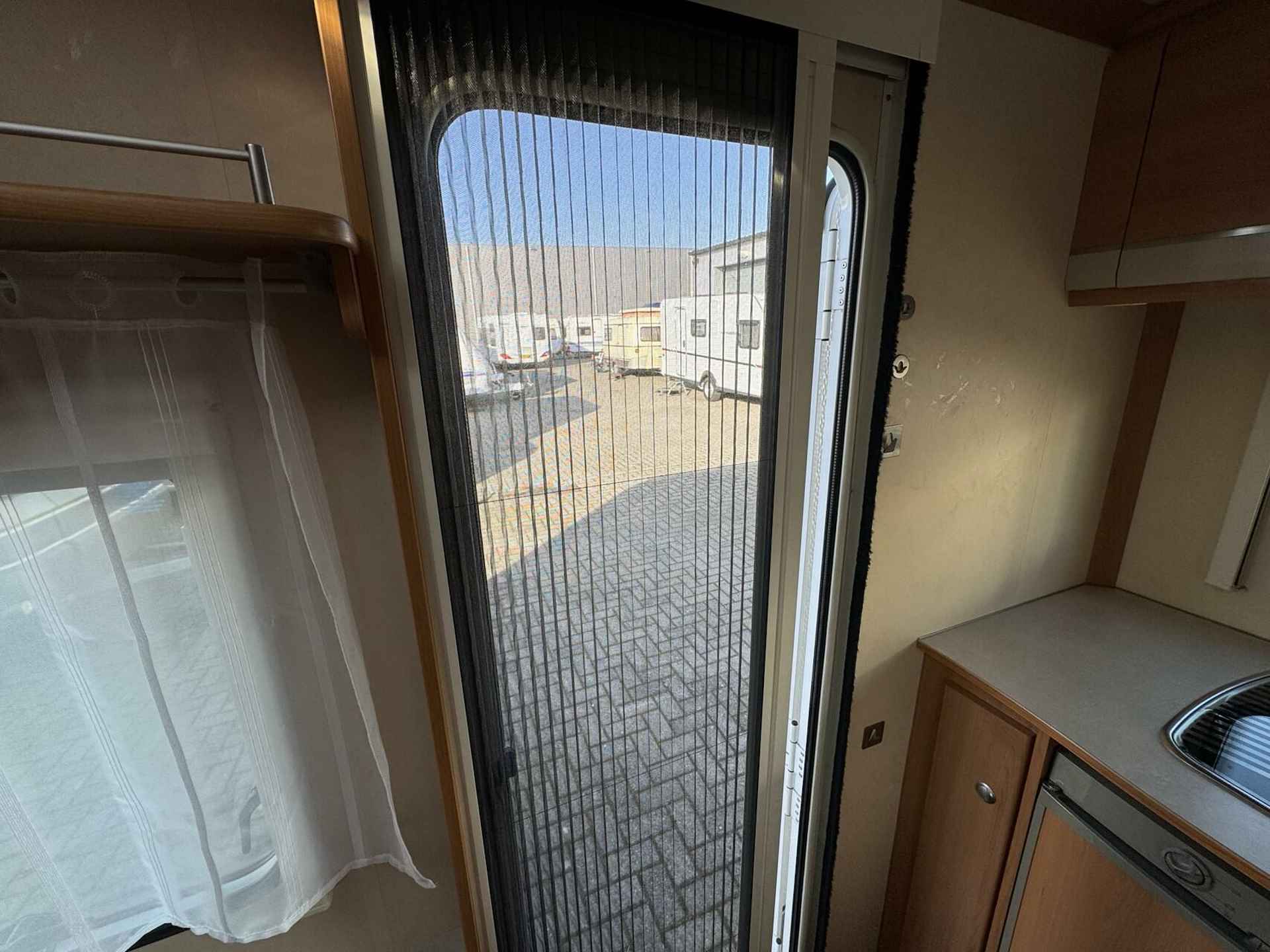 CARAVELAIR AMBIANCE STYLE 400, DWARSBED, FIETSENDR, VOORTENT - 23/24