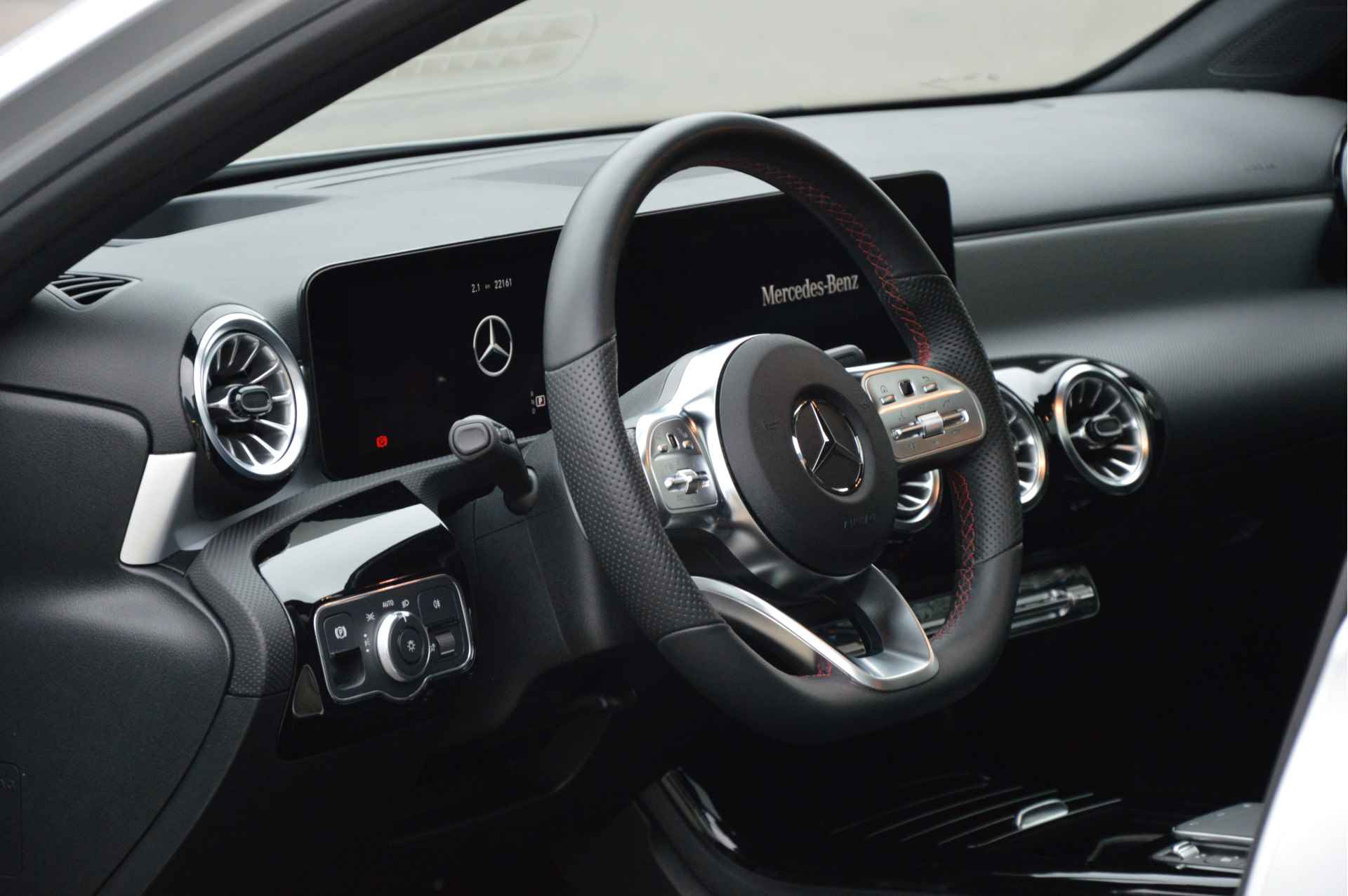 Mercedes-Benz A-Klasse 250 e AMG-LINE | PANORAMADAK | 360 CAMERA | KEYLESS-GO | MULTIBEAM LED | ADAPTIVE CRUISE | SFEERVERLICHTING | HEAD-UP DISPLAY | - 14/47