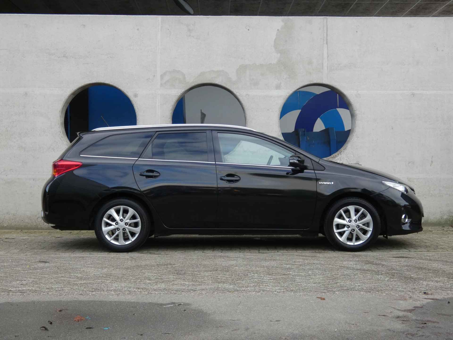 Toyota Auris Touring Sports 1.8 Hybrid Lease | NAVIGATIE | ACHTERUITRIJCAMERA | PANORAMADAK | - 3/26