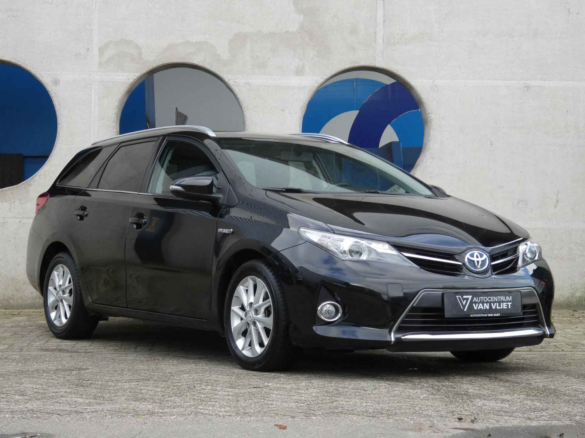 Toyota Auris Touring Sports 1.8 Hybrid Lease | NAVIGATIE | ACHTERUITRIJCAMERA | PANORAMADAK | - 12/26