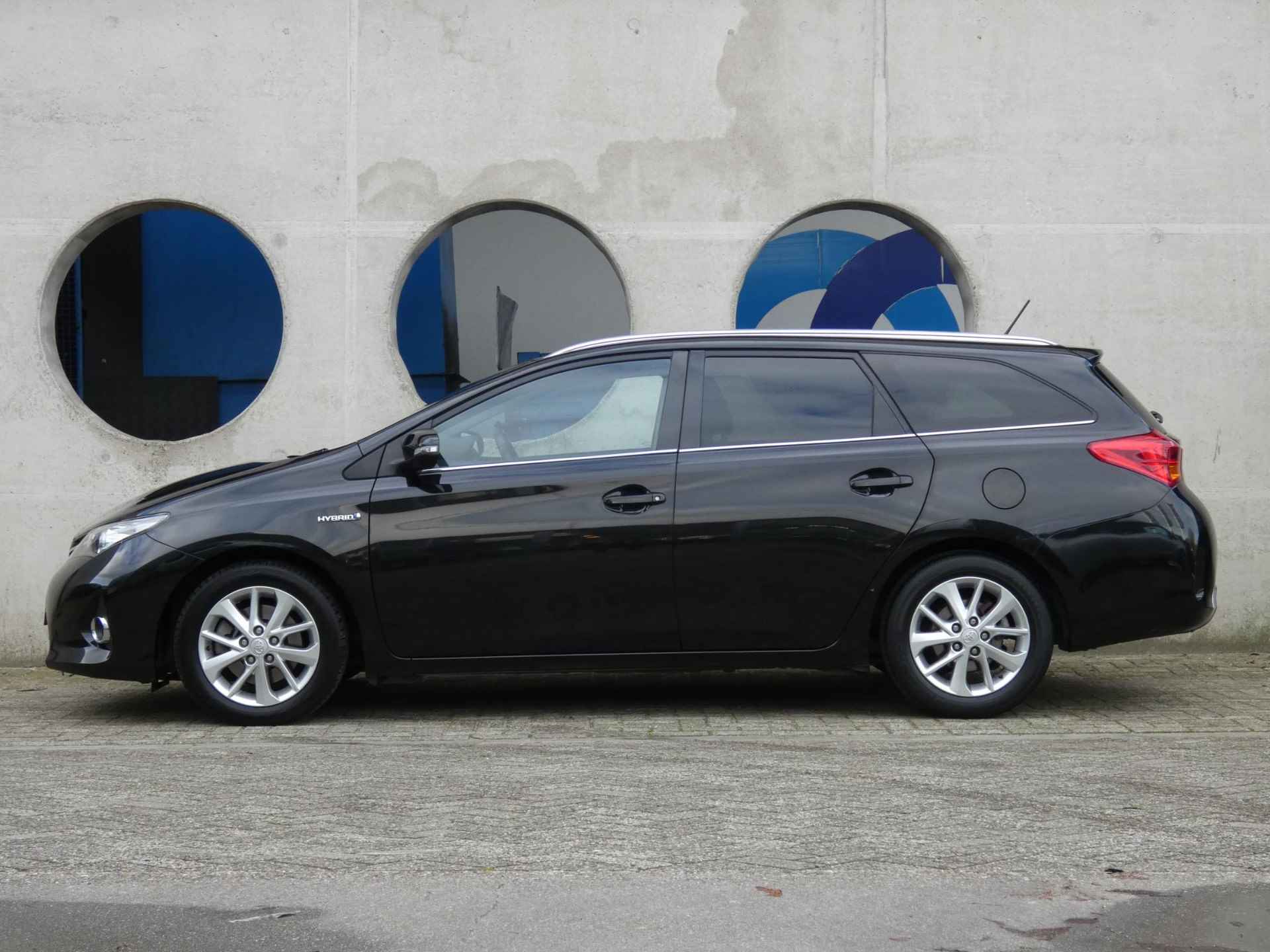 Toyota Auris Touring Sports 1.8 Hybrid Lease | NAVIGATIE | ACHTERUITRIJCAMERA | PANORAMADAK | - 17/26