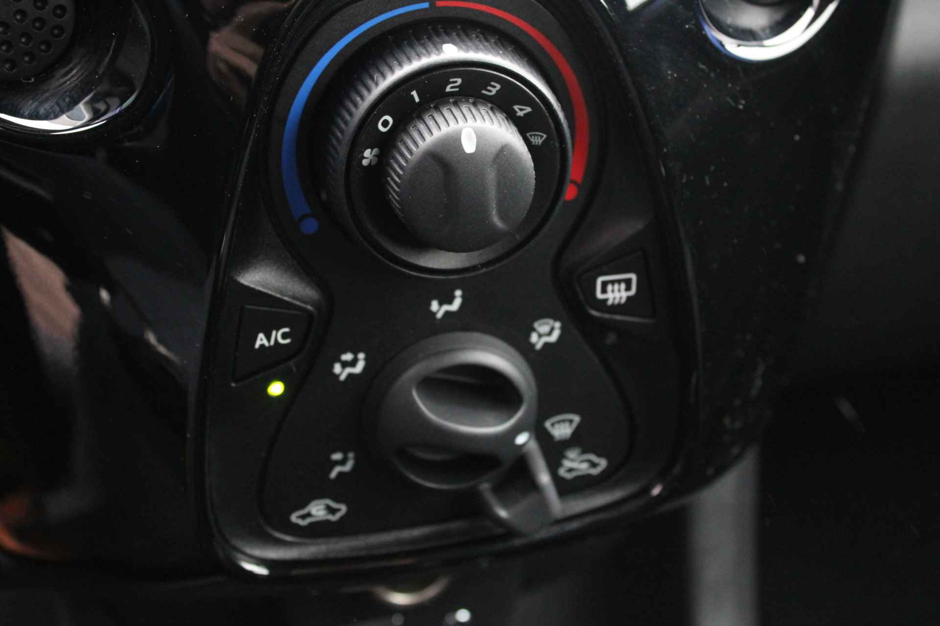 Peugeot 108 5drs 1.0 e-VTi Allure | Navigatie | Bluetooth | LED | All season | - 17/25