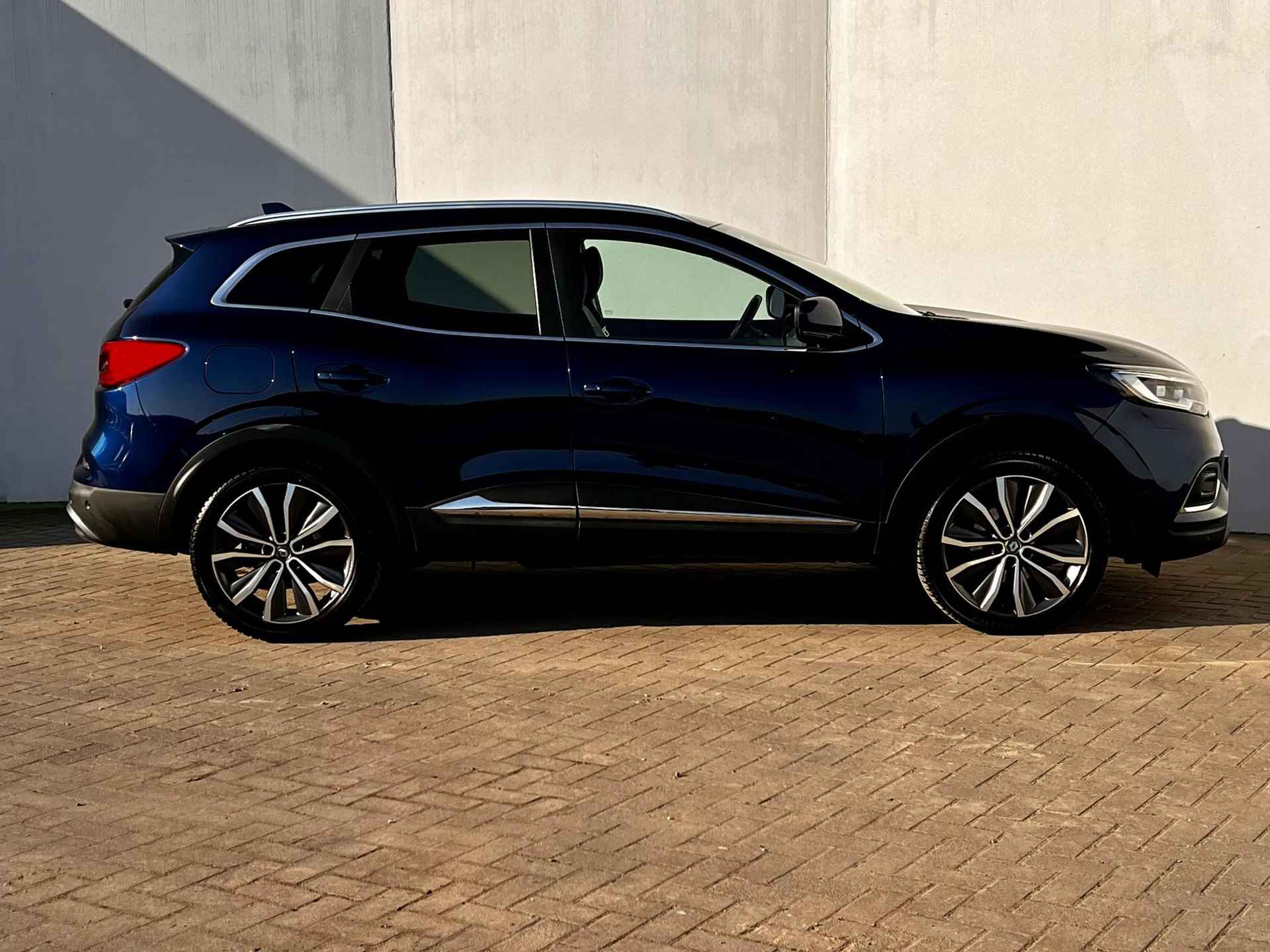 Renault Kadjar 1.3 TCe Intens / Trekgewicht 1.500 kg / Afneembare trekhaak / Panorama dak / Navi / Apple Carplay Android / 19" All Season banden / - 36/52