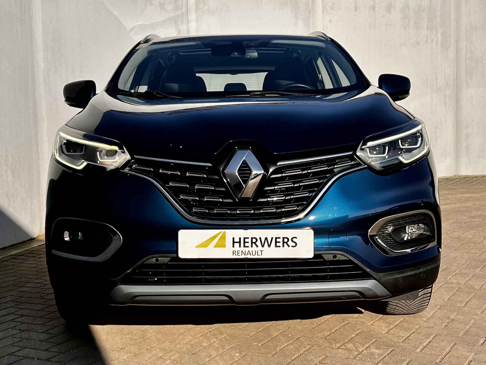 Renault Kadjar 1.3 TCe Intens / Trekgewicht 1.500 kg / Afneembare trekhaak / Panorama dak / Navi / Apple Carplay Android / 19" All Season banden / - 50/52