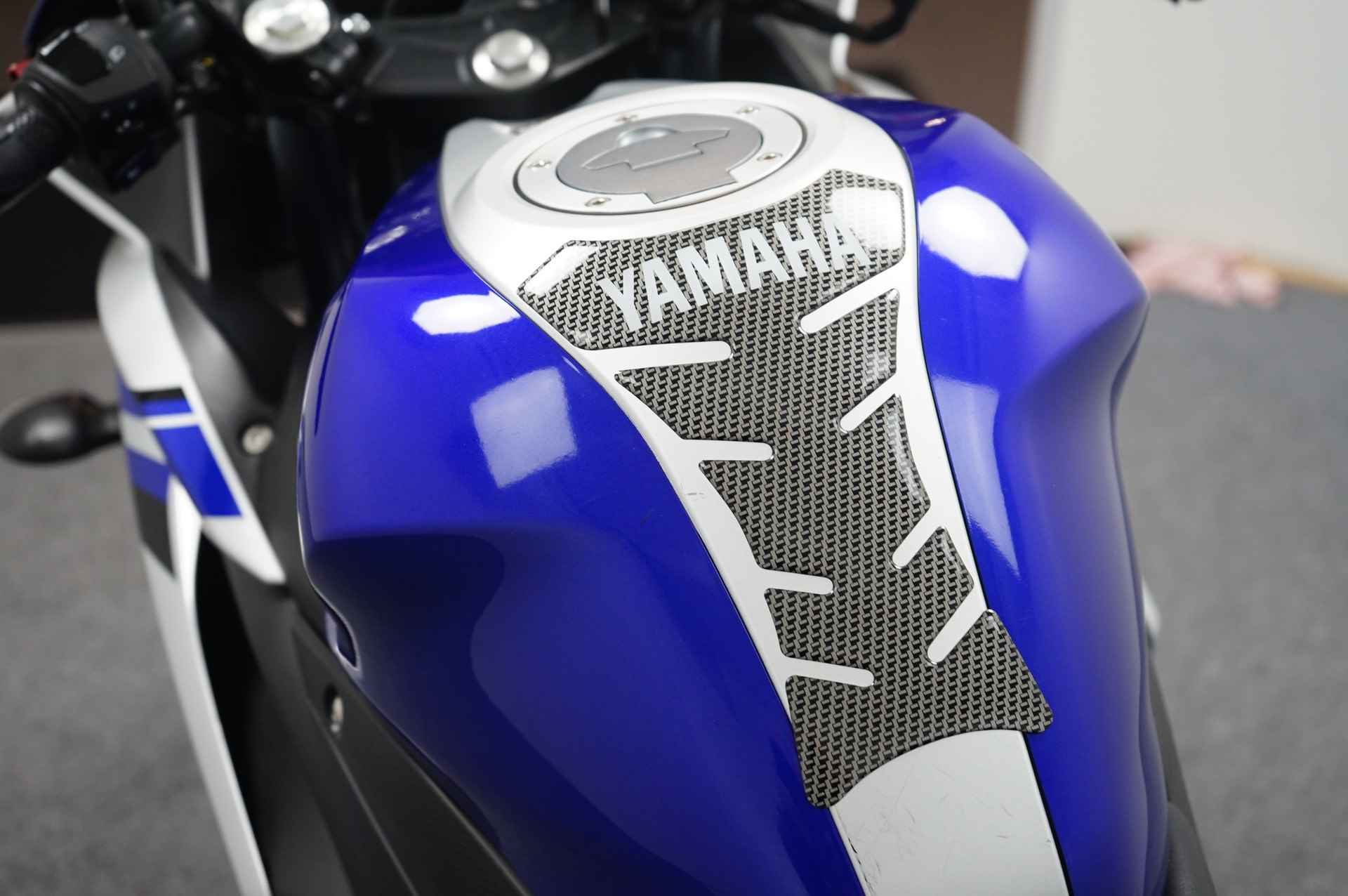 Yamaha YZF-R3 - 11/12