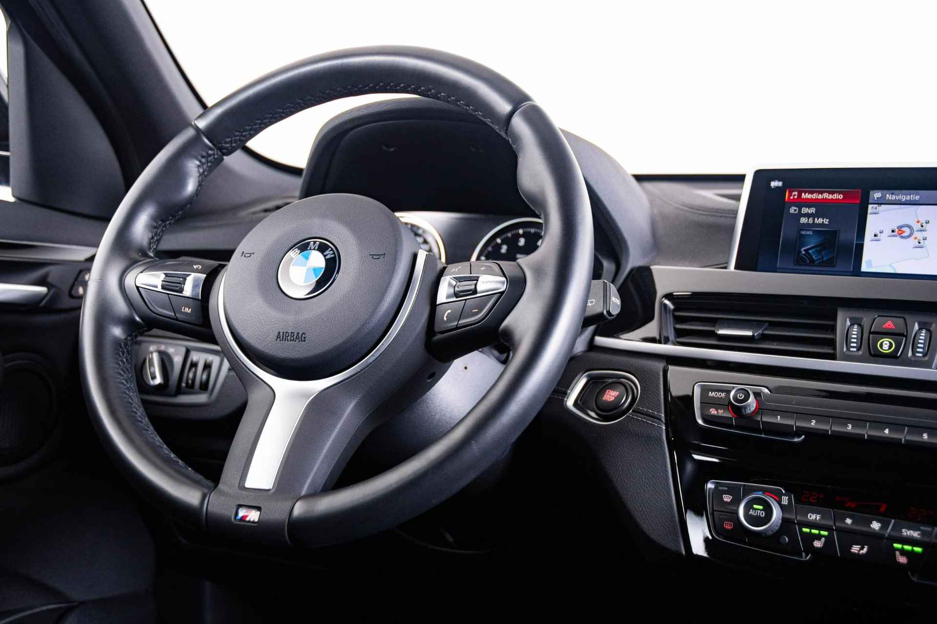 BMW X1 xDrive25e eDrive Edition M Sport - Elektrische Achterklep - Cruise control - Park Distance Control achter - Elektrisch verwarmde voorstoelen - Koplampsproeiers - Armsteun voor - Akoestische voetgangersbescherming - - 49/61