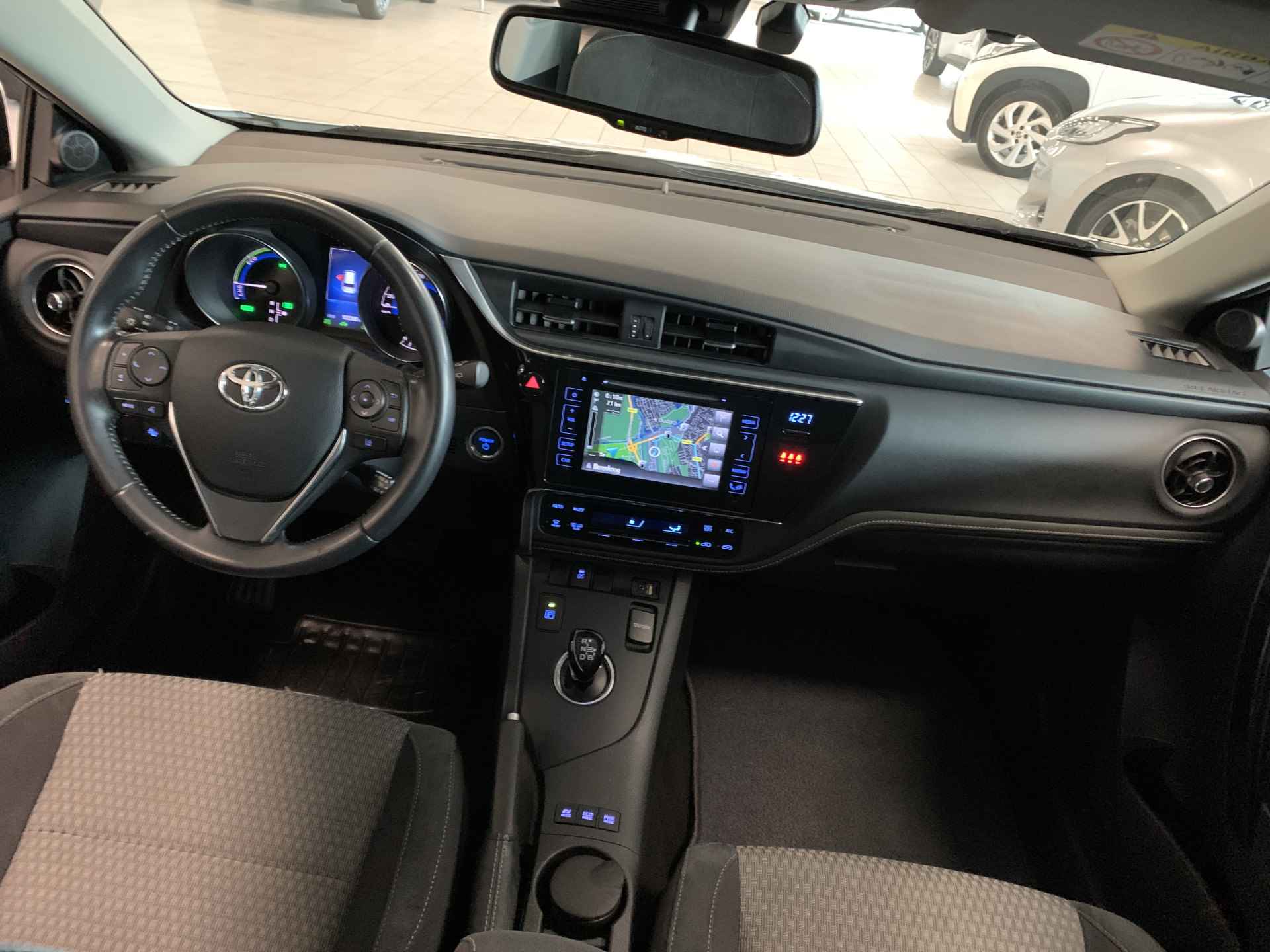 Toyota Auris Touring Sports 1.8 Hybrid Energy Plus - 15/34