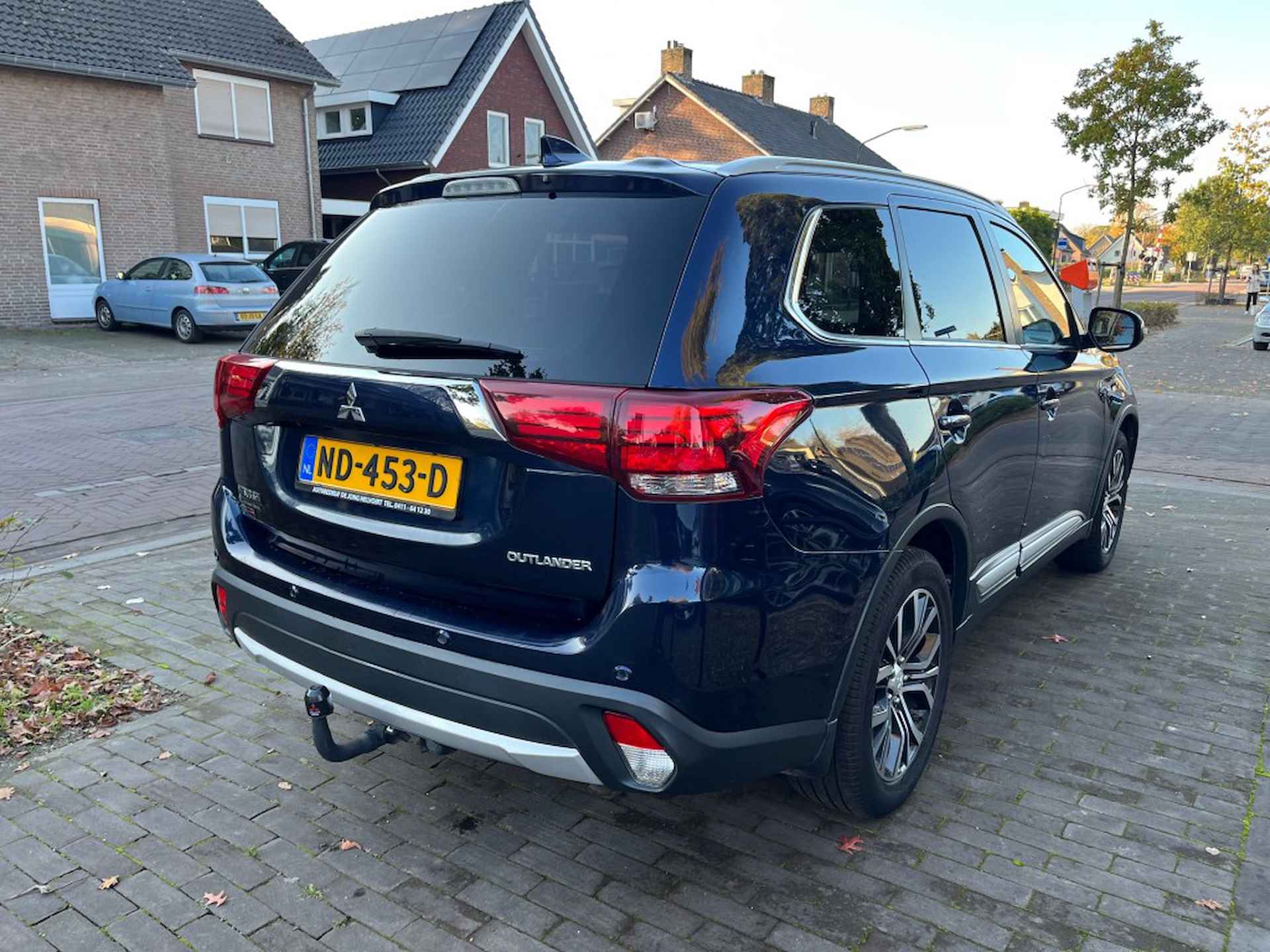 MITSUBISHI Outlander 2.0 EXECUTIVE EDITION 7-PERSOONS AUTOMAAT / AFN. TREKHAAK - 6/17