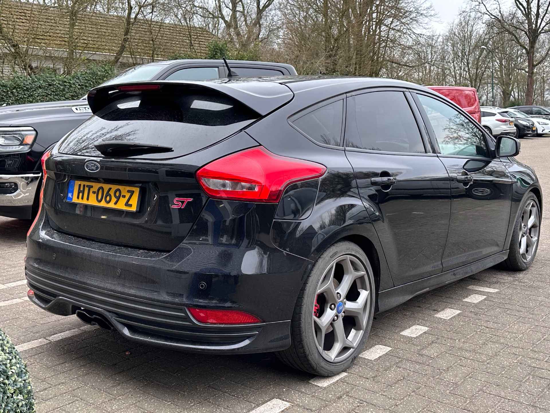 Ford Focus 2.0 ST-3 | CLIMA | CAMERA | LEDER | PANODAK | NAVI | PARKEERSENSOREN | STOEL- STUUR VERWARMING | 18" VELGEN | PERFECTE STAAT! - 4/10