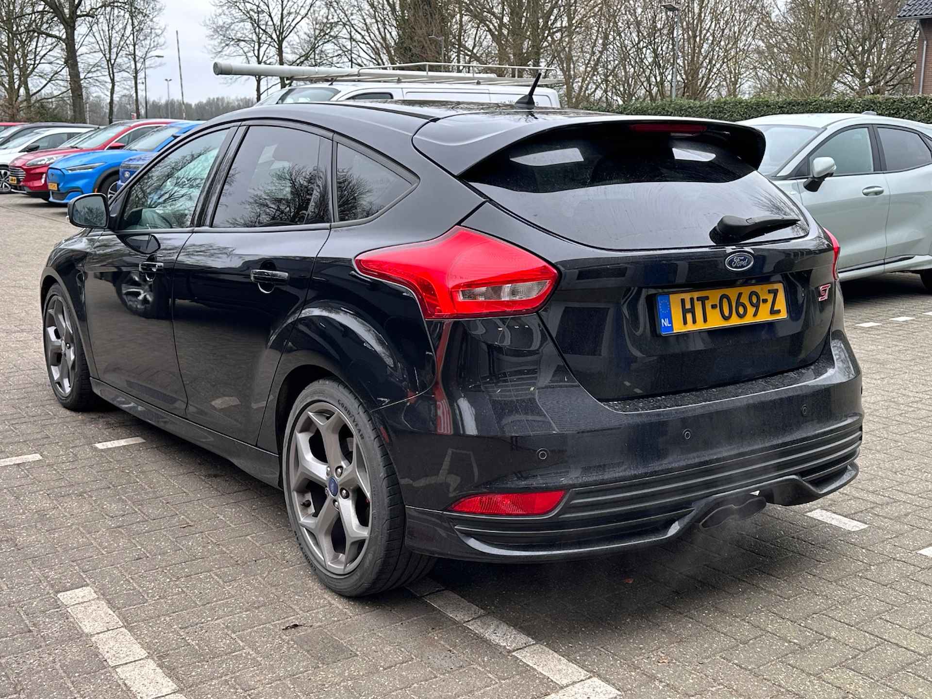 Ford Focus 2.0 ST-3 | CLIMA | CAMERA | LEDER | PANODAK | NAVI | PARKEERSENSOREN | STOEL- STUUR VERWARMING | 18" VELGEN | PERFECTE STAAT! - 5/10