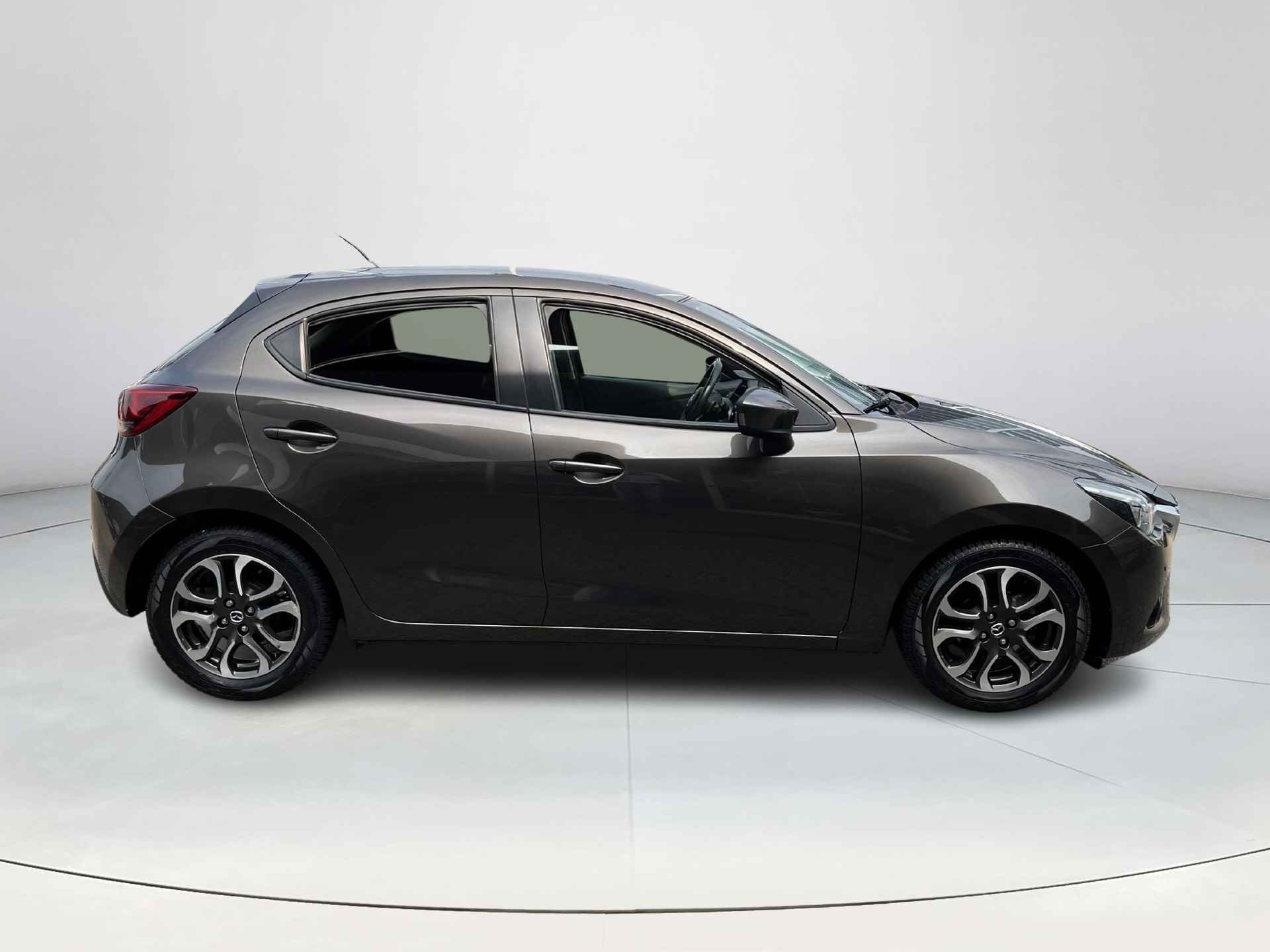 Mazda 2 1.5 Skyactiv-G GT-M Automaat | Rijklaarprijs! | Climate Control | Camera | Cruise Control | Stoelverwarming | Inclusief 12 mnd Bovag-Garantie! | - 7/24