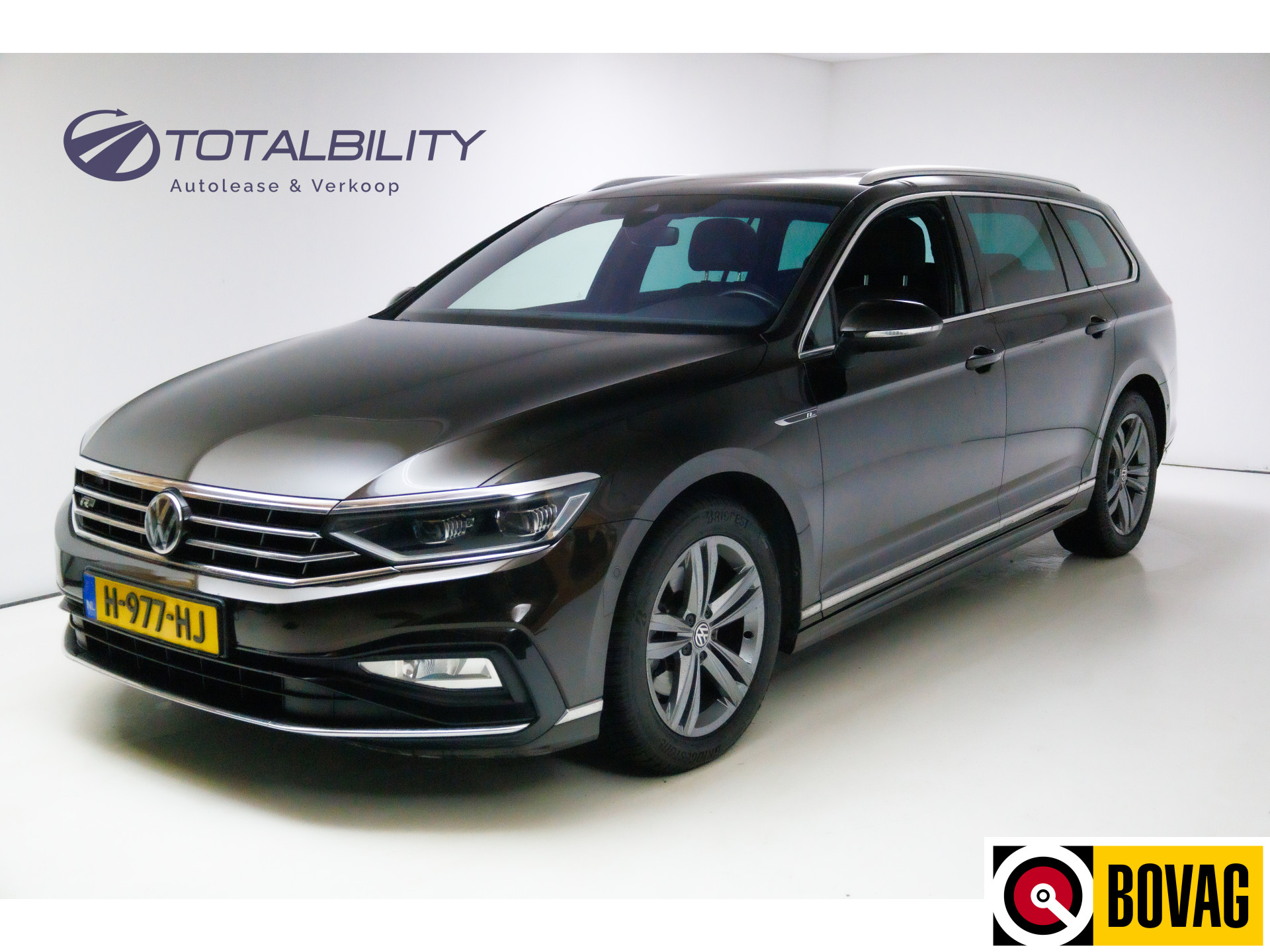 Volkswagen Passat Variant 1.5 TSI Elegance Business R 150 PK Panoramadak, Travel-assist, Stoelverw, Half leer/alcan, Camera, Navigatie, Trekhaak