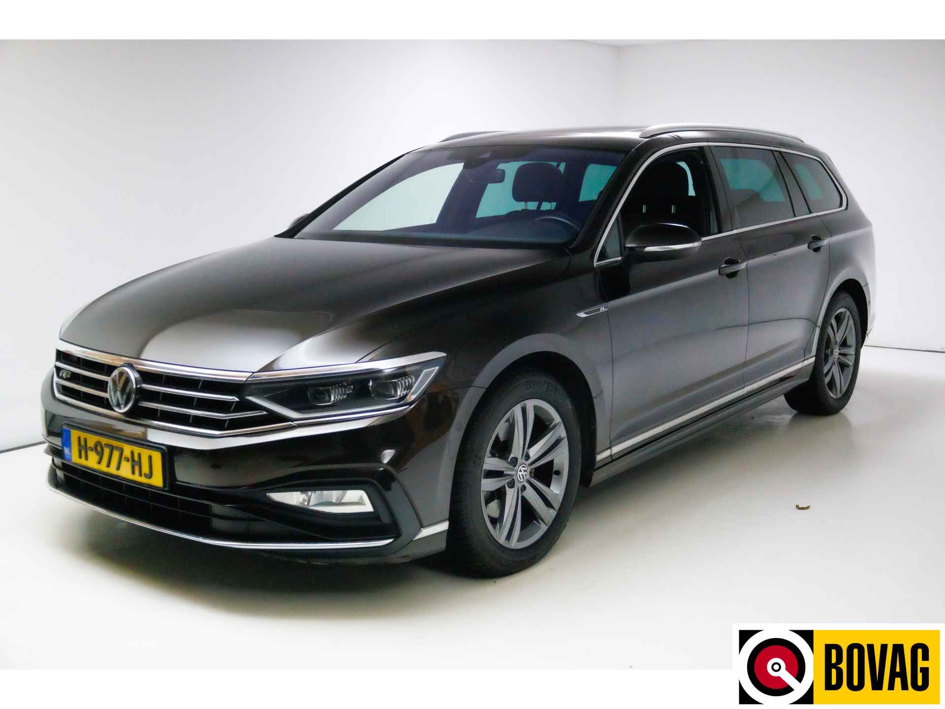 Volkswagen Passat Variant 1.5 TSI Elegance Business R 150 PK Panoramadak, Travel-assist, Stoelverw, Half leer/alcan, Camera, Navigatie, Trekhaak - 21/23