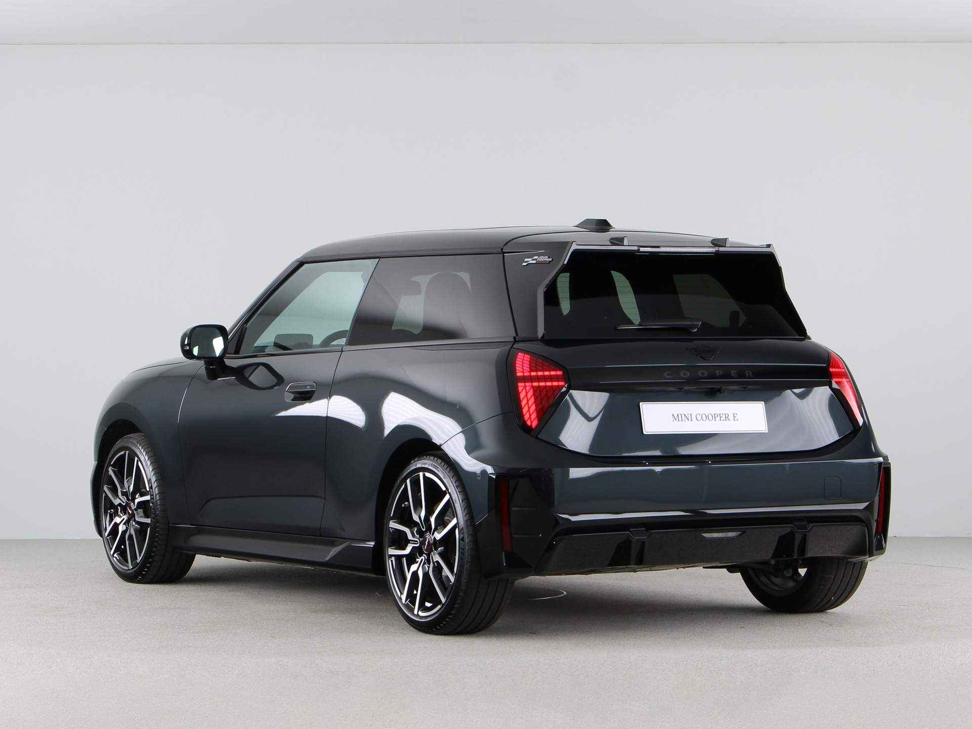 MINI Cooper E John Cooper Works Pakket M PRIVATE LEASE EUR 495,- (48 mnd/10.000 km) - 13/29