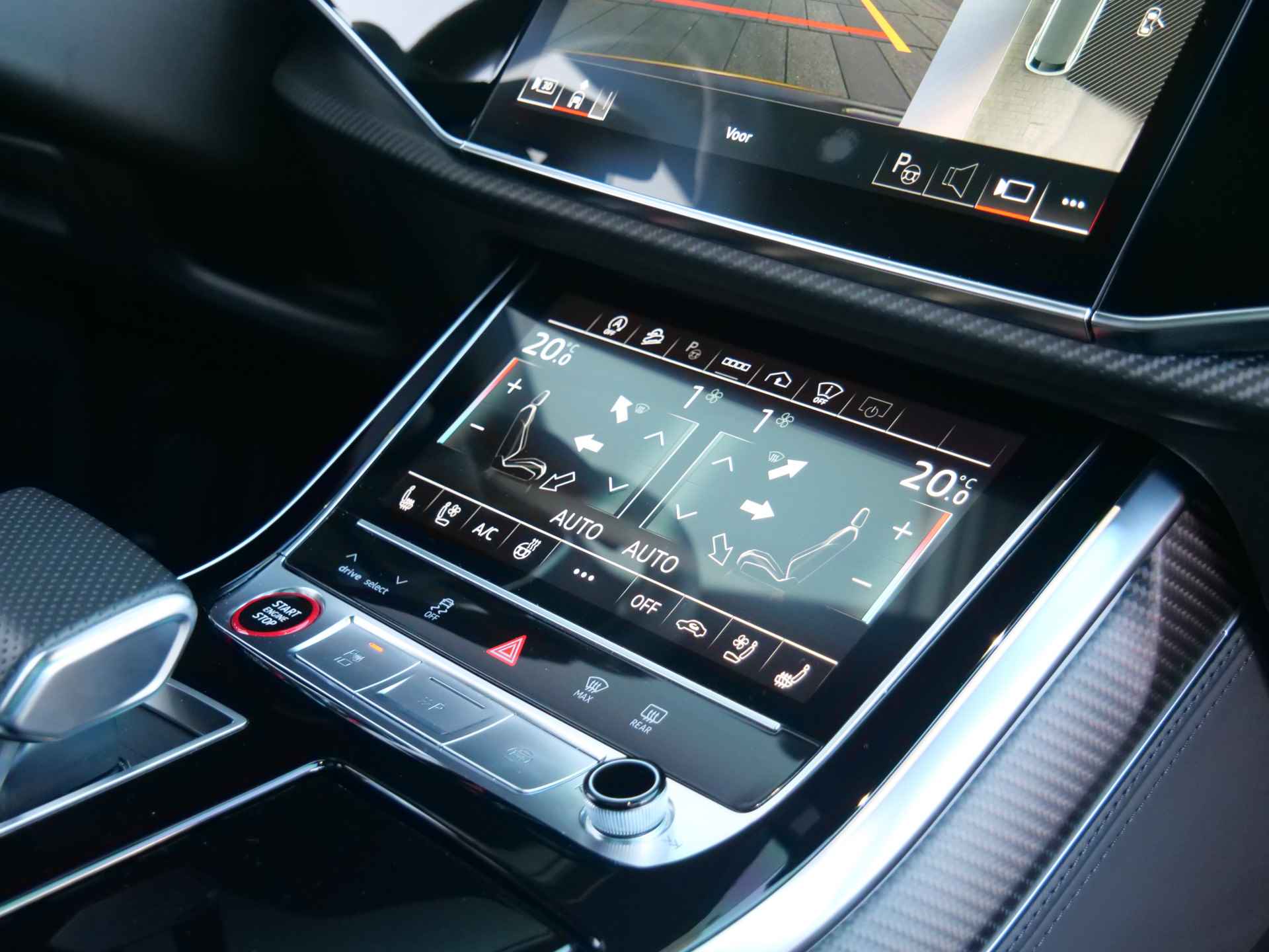 Audi Q8 4.0 TFSI Quattro 600 Pk Automaat Keramisch / Schuifdak / Camera / Leer / Trekhaak /  Apple Carplay - 40/70