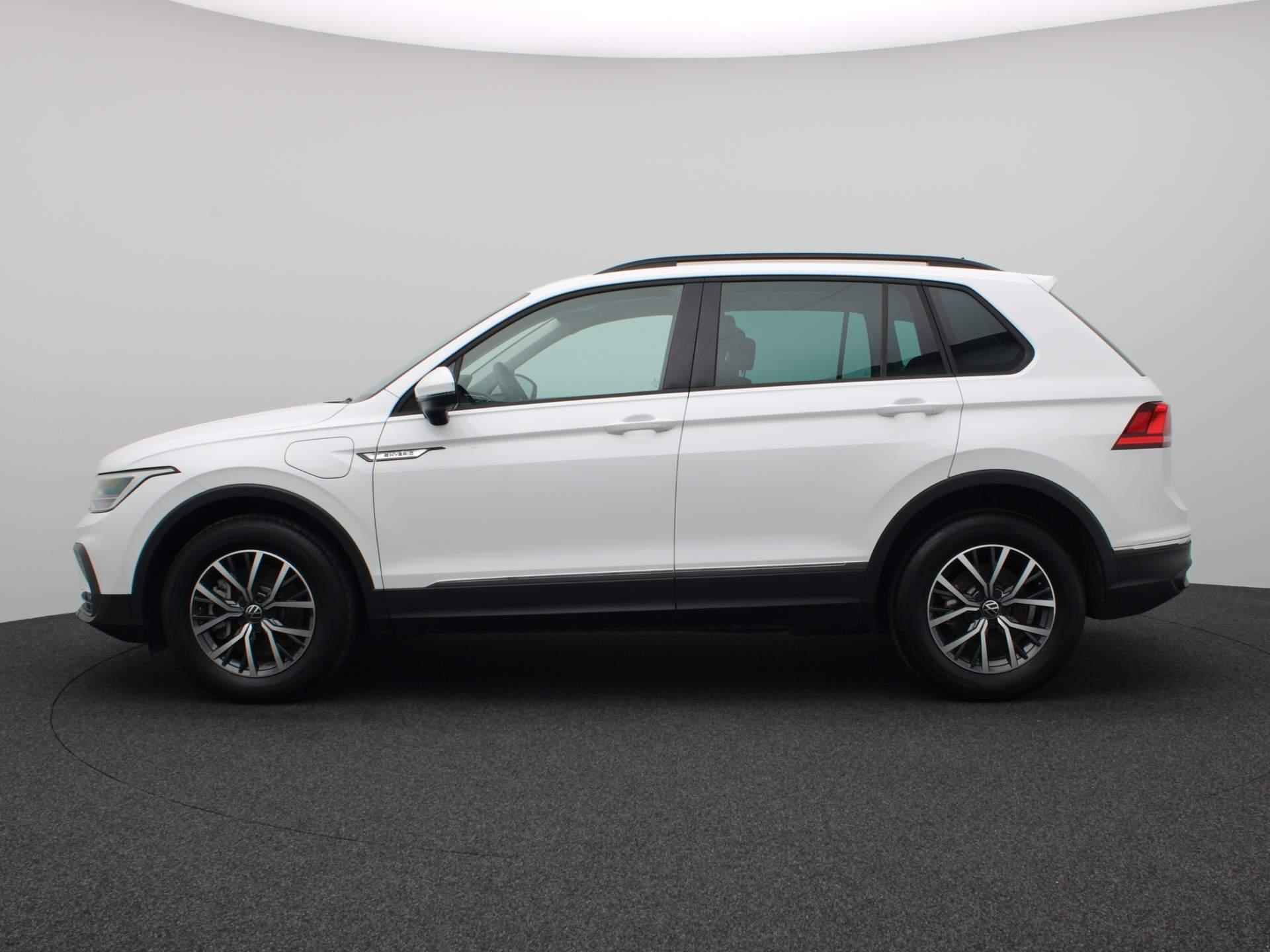 Volkswagen Tiguan 1.4 TSI eHybrid Life Business 245PK DSG Keyless, Side Assist, Virtual Pedal, Adaptieve Cruise Controle, Achteruitrijcamera, 17" LM Velgen - 2/48