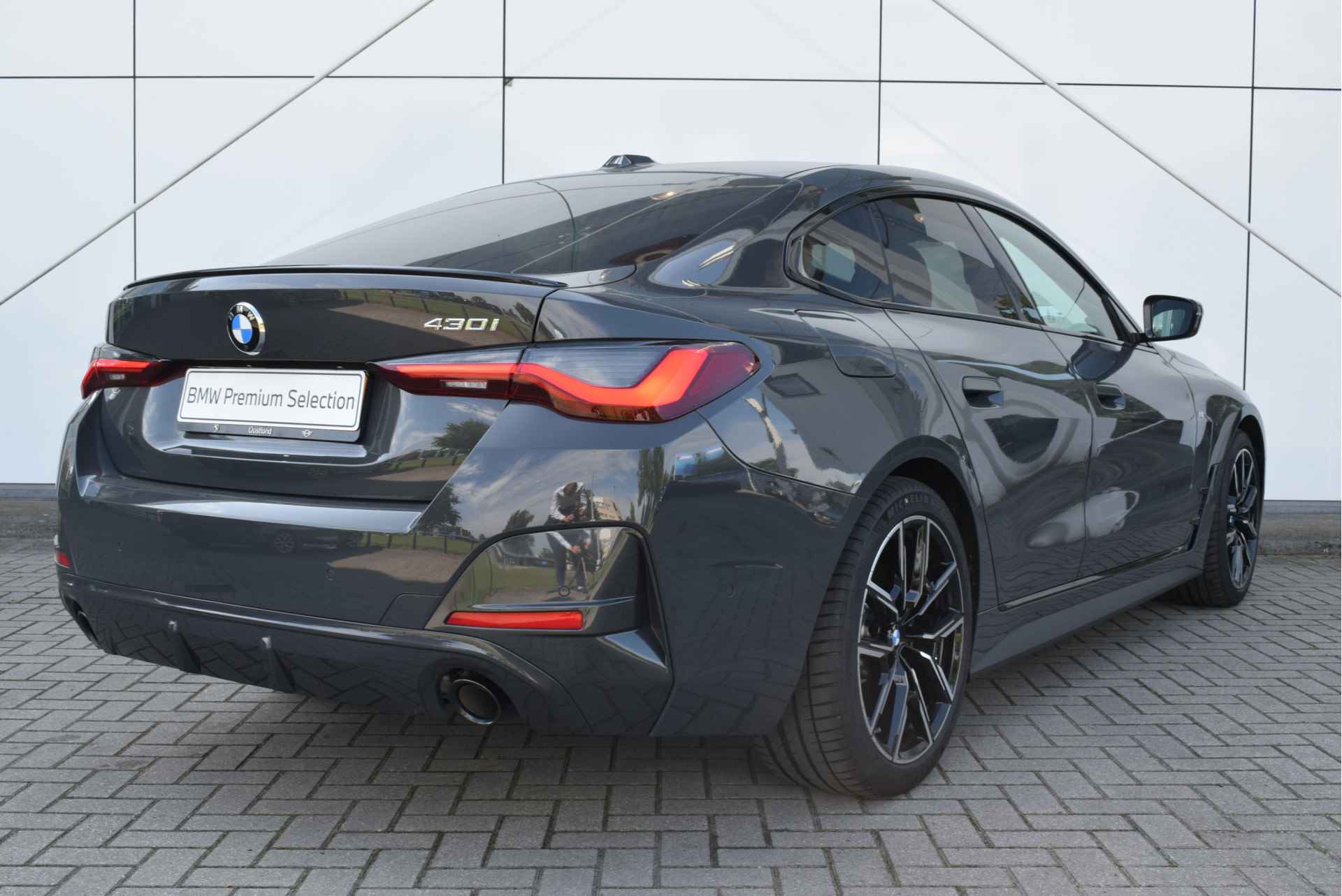 BMW 4 Serie Gran Coupé 430i High Executive M Sport Automaat / Stoelverwarming / Parking Assistant / Live Cockpit Professional / Cruise Control / Driving Assistant / M Sportonderstel - 4/31