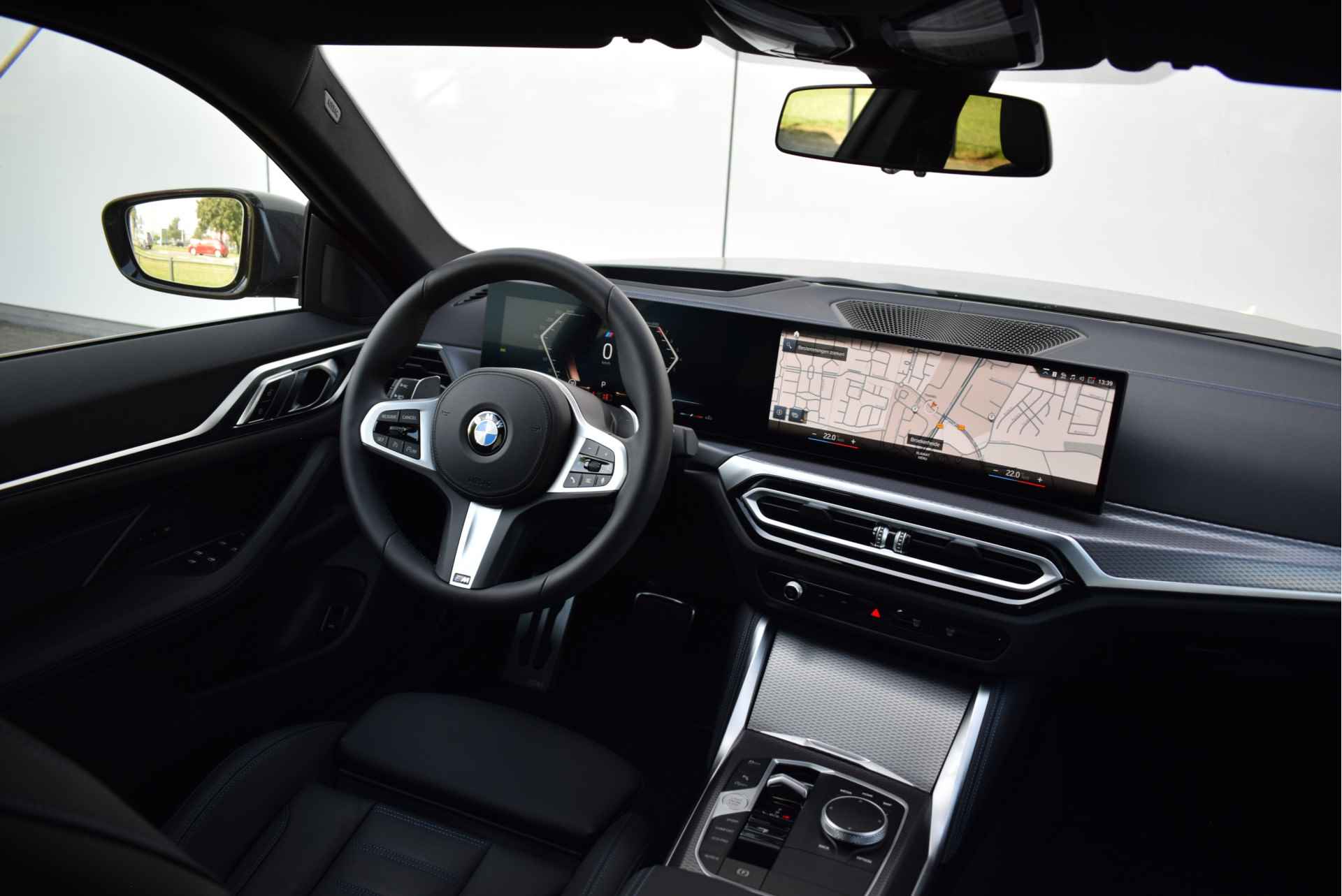 BMW 4 Serie Gran Coupé 430i High Executive M Sport Automaat / Stoelverwarming / Parking Assistant / Live Cockpit Professional / Cruise Control / Driving Assistant / M Sportonderstel - 30/31