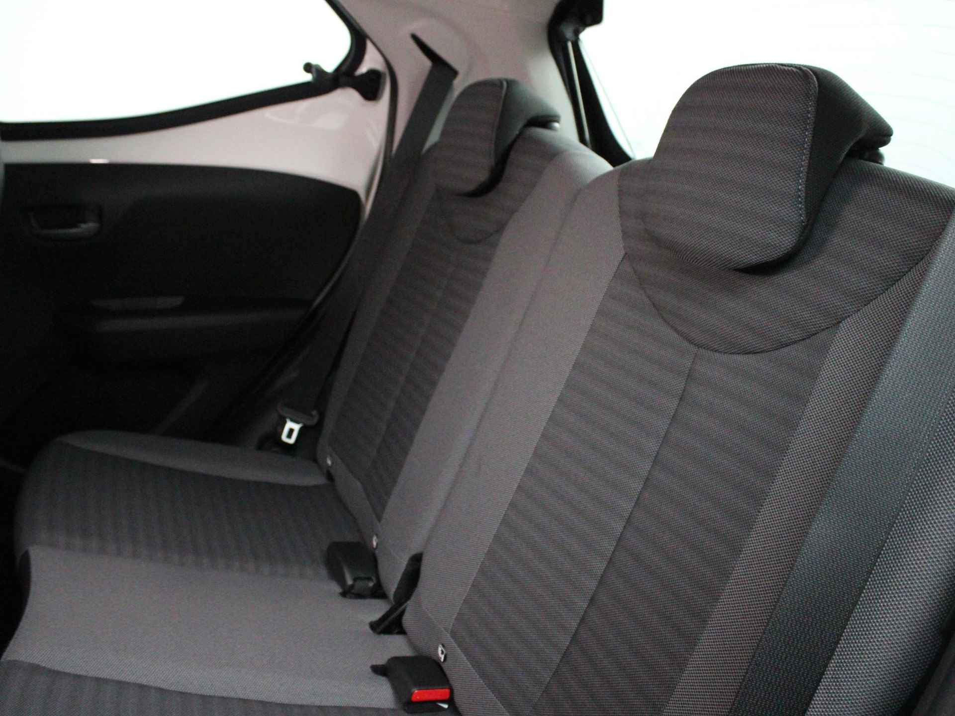 Toyota Aygo 1.0 VVT-i x-play | LED | Airco | Bluetooth | Radio-USB | Apple Carplay/Android Auto | 1e eigenaar! - 14/43