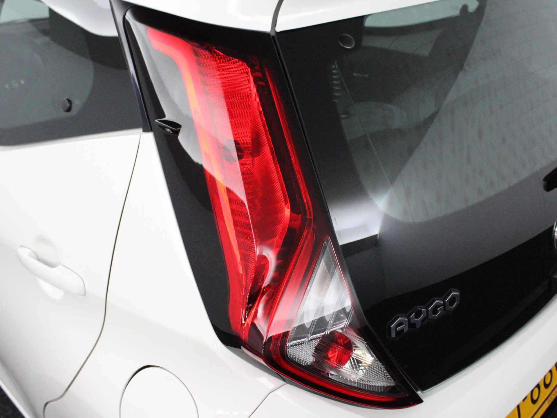 Toyota Aygo 1.0 VVT-i x-play | LED | Airco | Bluetooth | Radio-USB | Apple Carplay/Android Auto | 1e eigenaar! - 21/43