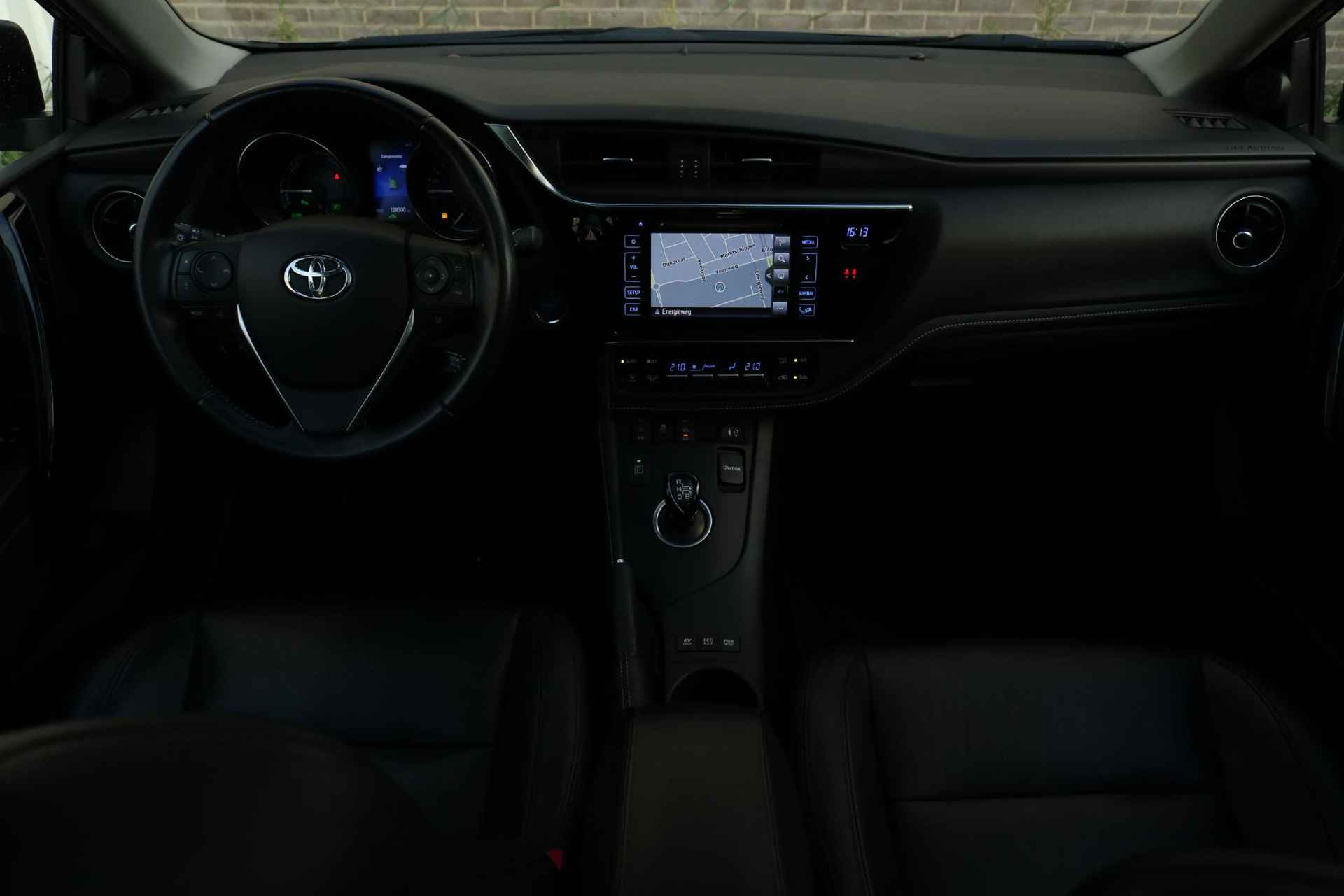 Toyota Auris Touring Sports 1.8 Hybrid Lease Pro , Trekhaak, Panoramadak - 16/37