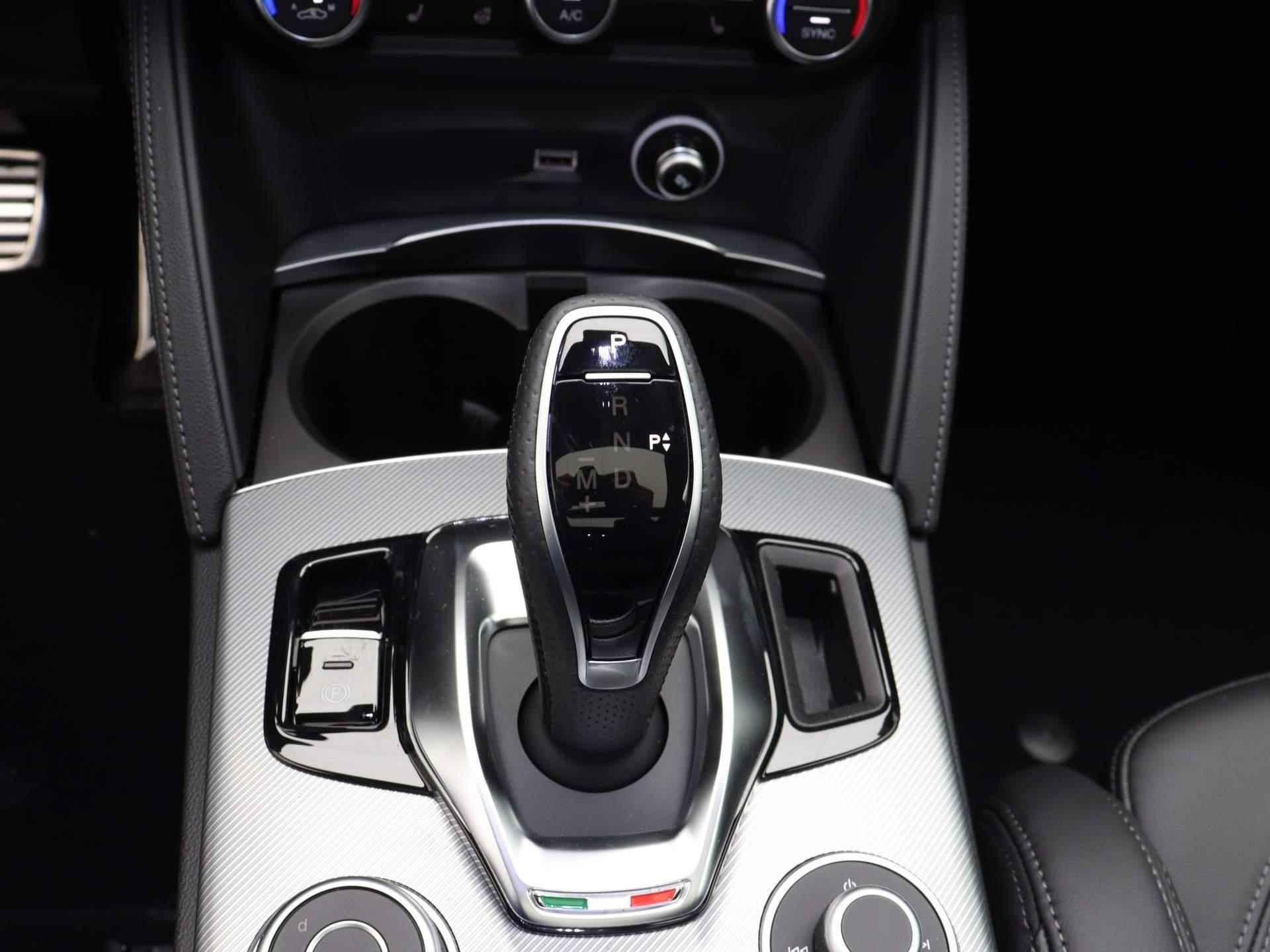 Alfa Romeo Stelvio 2.0 T GME AWD Veloce | Elektrisch Inklapbare Trekhaak | Panorama Dak | 21 Inch Velgen | Harman Kardon Soundsystem | - 10/26