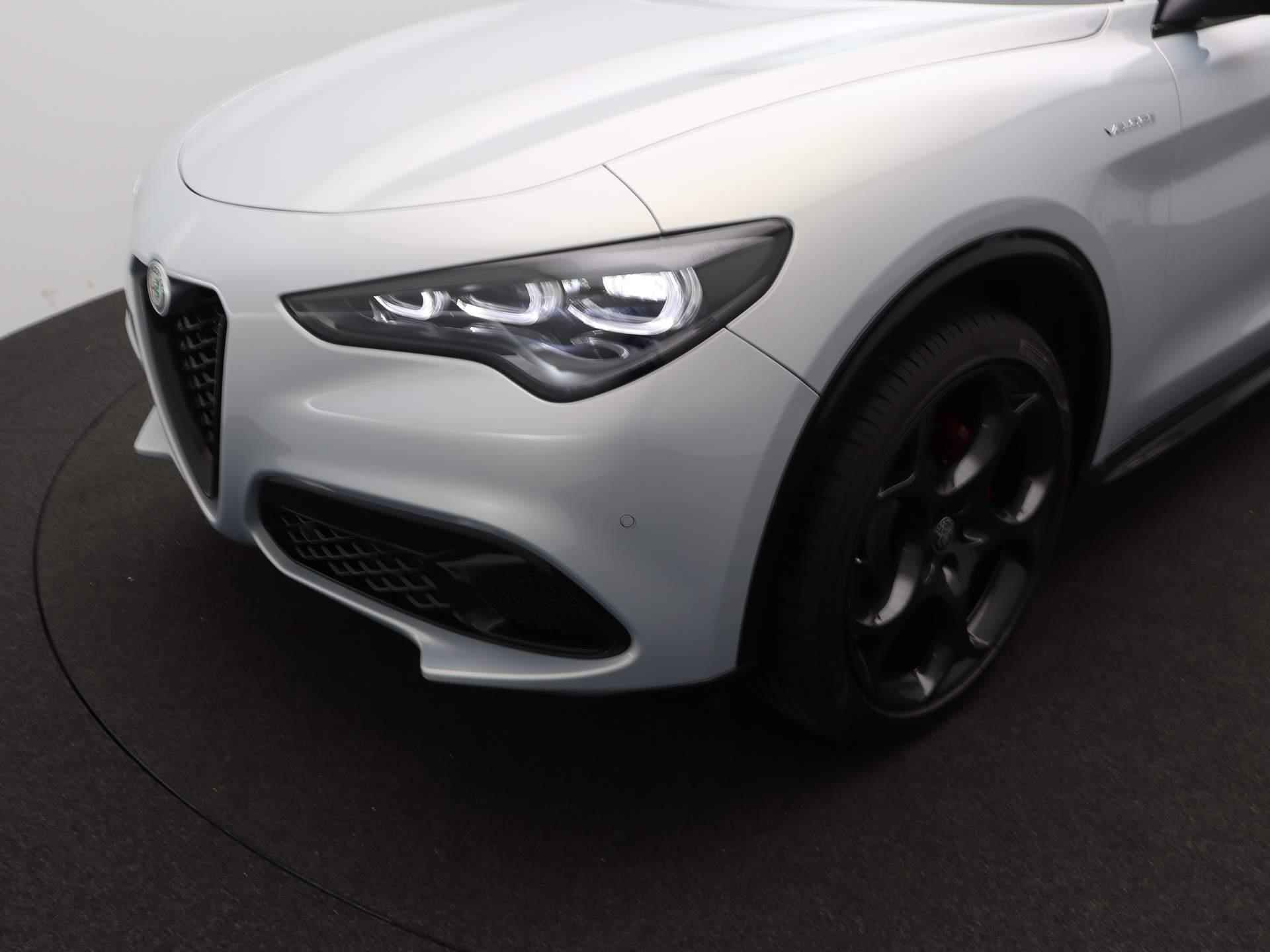 Alfa Romeo Stelvio 2.0 T GME AWD Veloce | Elektrisch Inklapbare Trekhaak | Panorama Dak | 21 Inch Velgen | Harman Kardon Soundsystem | - 14/26