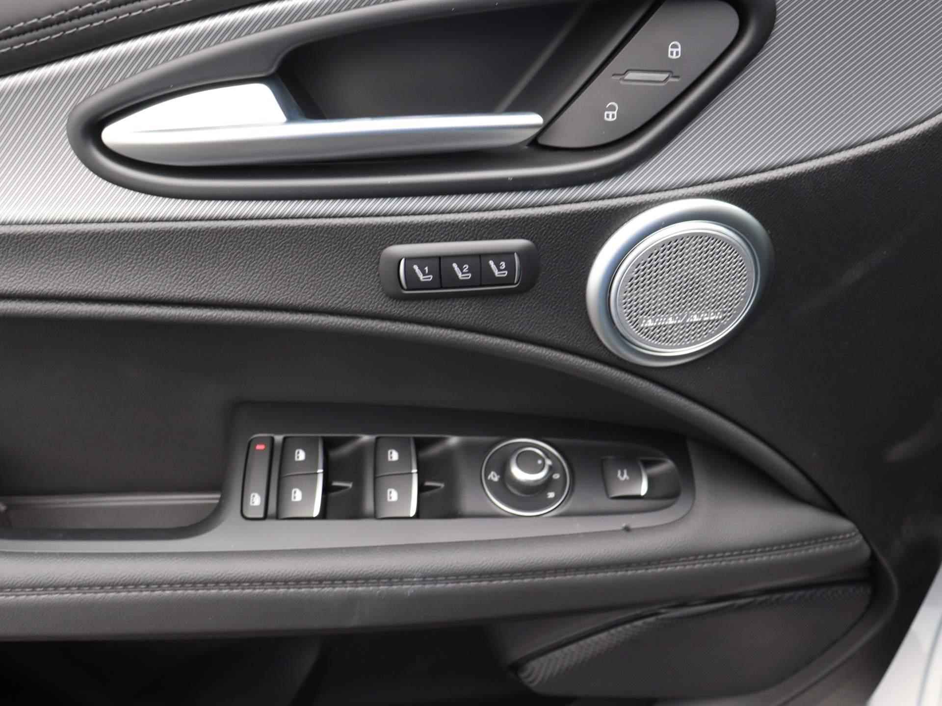 Alfa Romeo Stelvio 2.0 T GME AWD Veloce | Elektrisch Inklapbare Trekhaak | Panorama Dak | 21 Inch Velgen | Harman Kardon Soundsystem | - 20/26