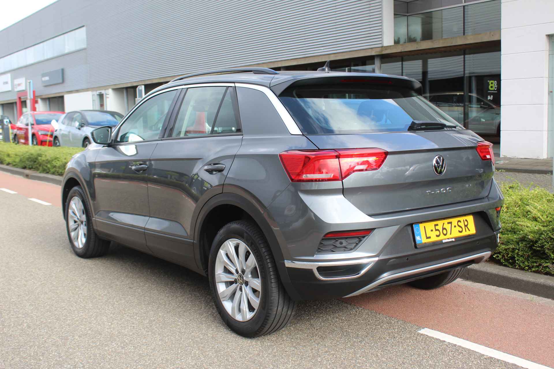 Volkswagen T-Roc 1.0 TSI Style Metallic/ Airco / Parkeersensor V. + A. / 17 lmv - 9/26