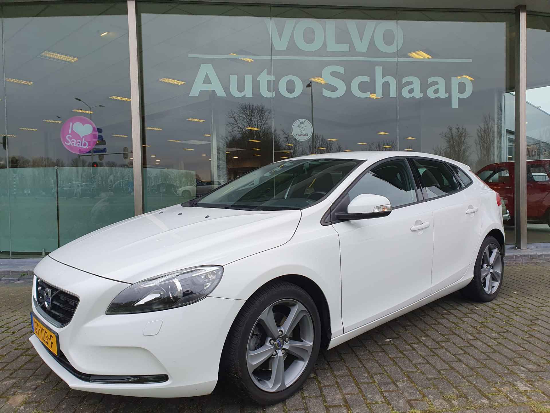 Volvo V40 1.6 T2 Business | Rijklaar incl garantie | Meesturende xenon Verwarmbaar voorruit Navigatie