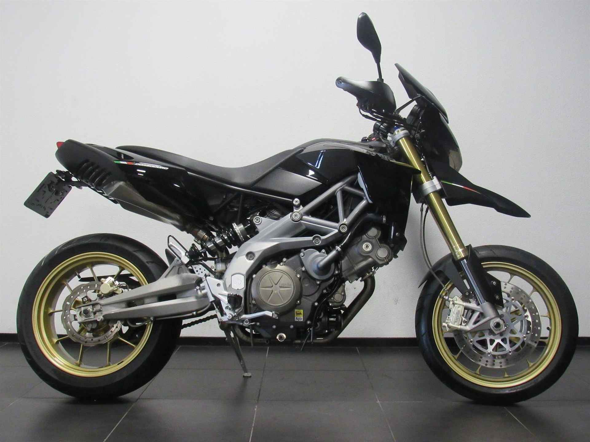 Aprilia DORSODURO SMV 750 - 2008 - 1/26