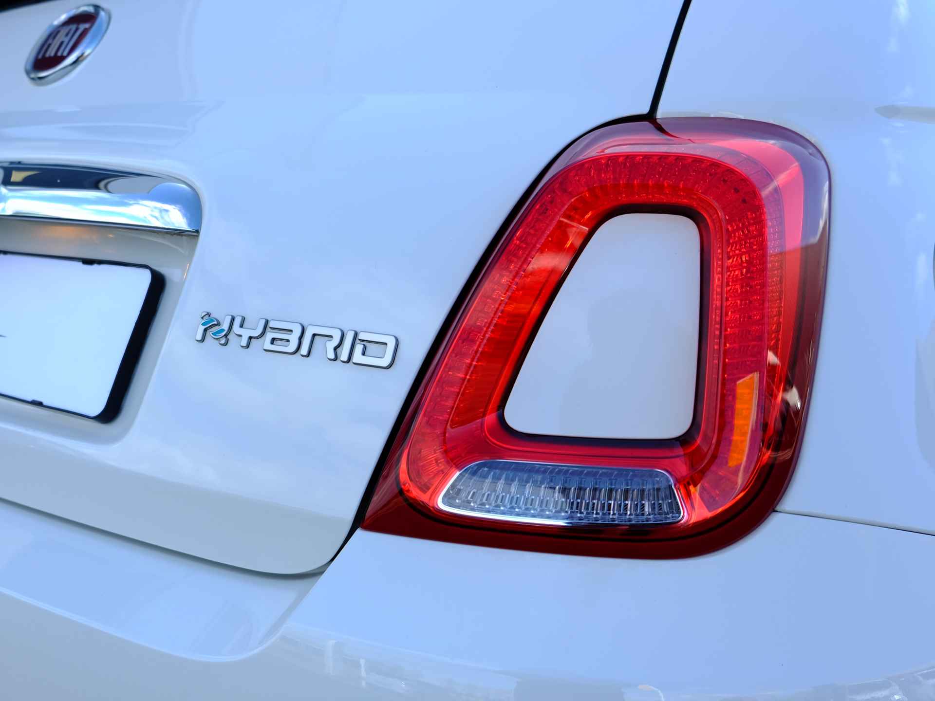 Fiat 500 1.0 Hybrid 70pk Dolcevita | Cruise control | CarPlay & Android Auto | Parkeersensoren achter - 6/19