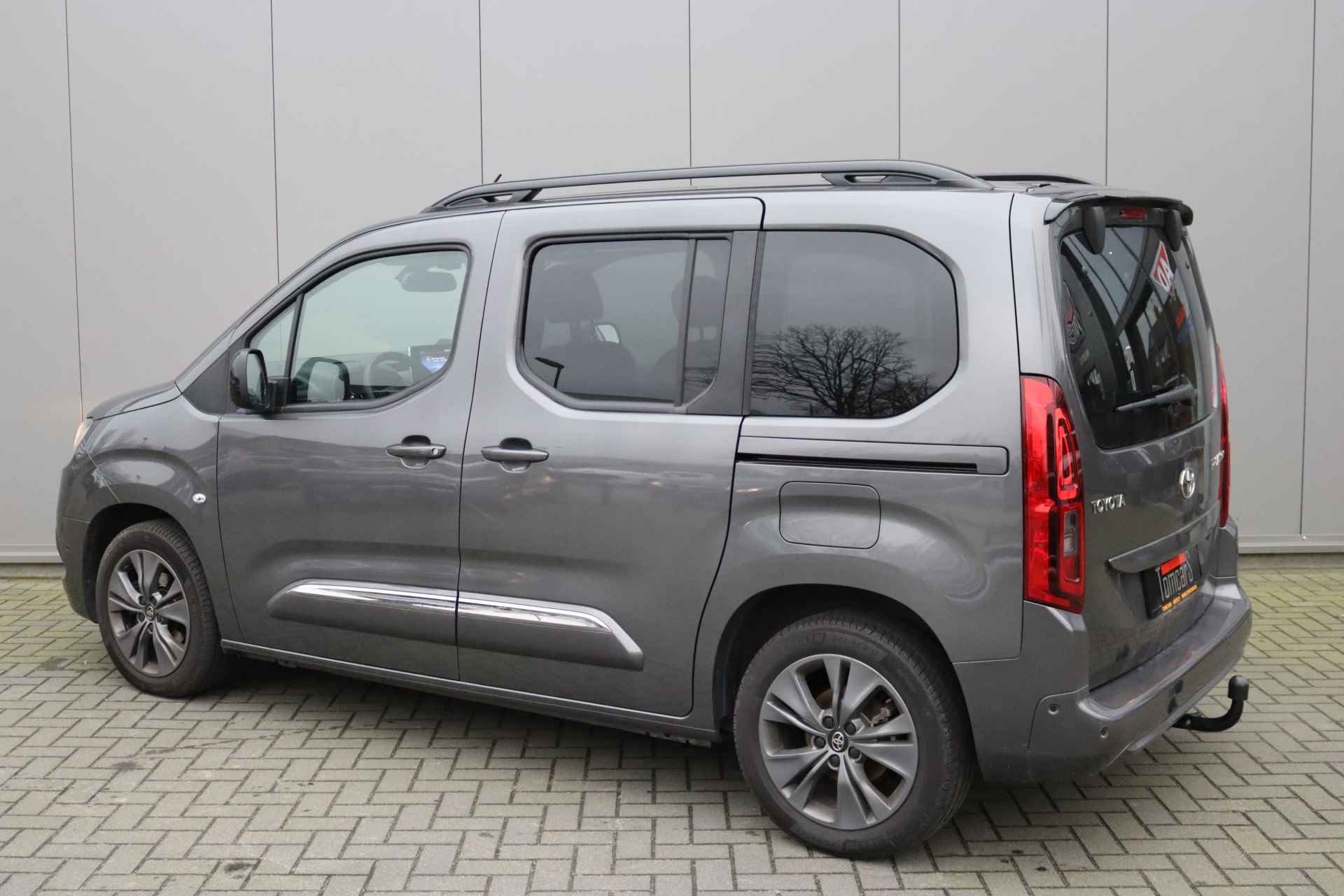 Toyota PROACE CITY 1.2 Turbo Dynamic Panoramadak/Trekhaak/Navigatie/Adaptive Cruise-Control - 4/32