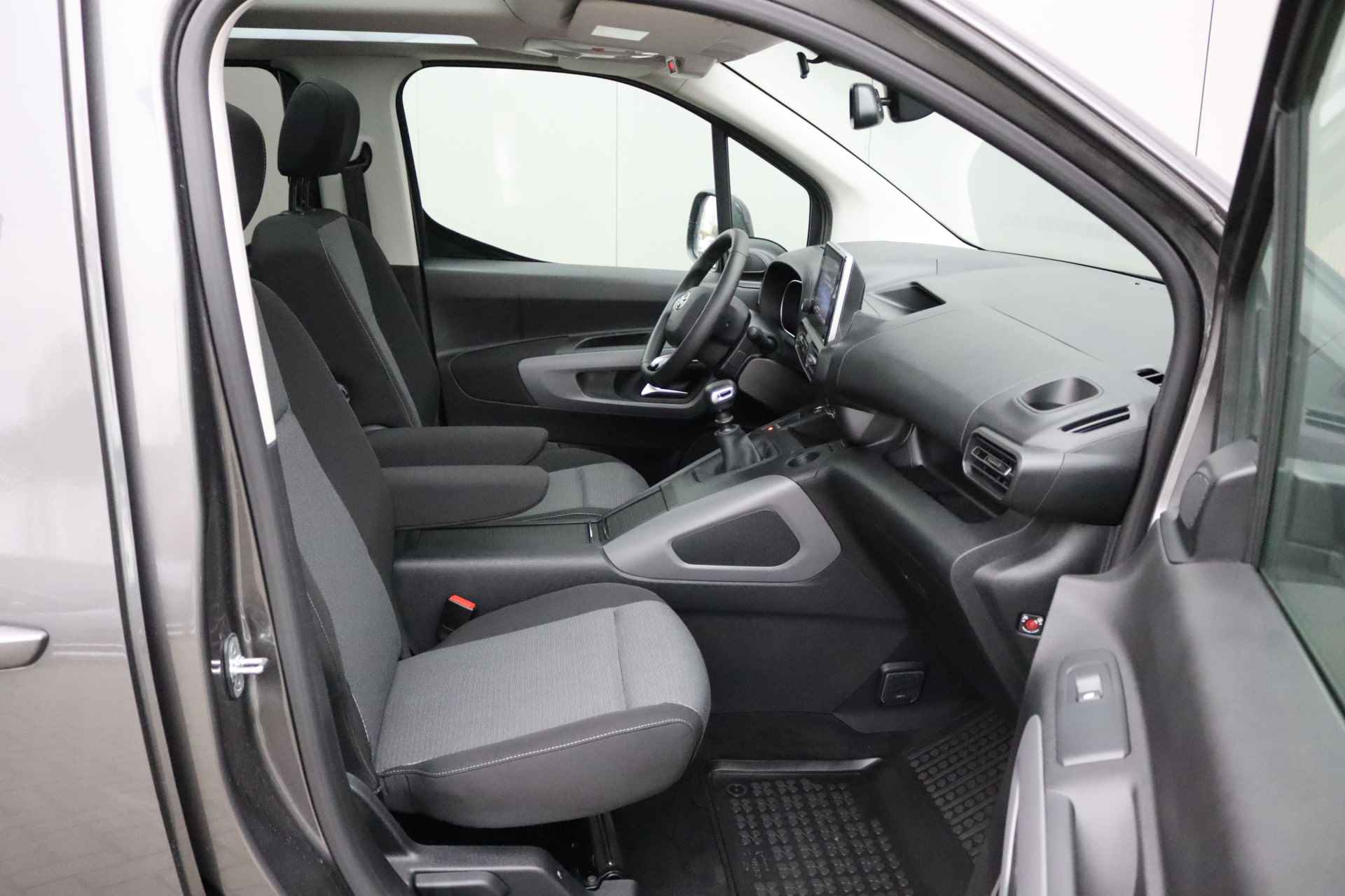 Toyota PROACE CITY 1.2 Turbo Dynamic Panoramadak/Trekhaak/Navigatie/Adaptive Cruise-Control - 11/32