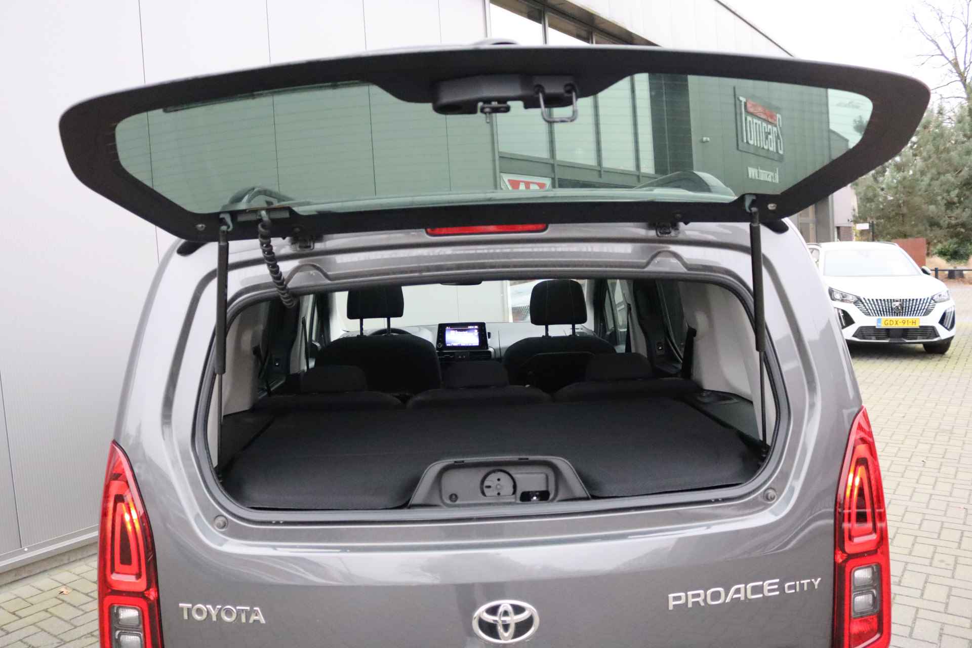 Toyota PROACE CITY 1.2 Turbo Dynamic Panoramadak/Trekhaak/Navigatie/Adaptive Cruise-Control - 27/32