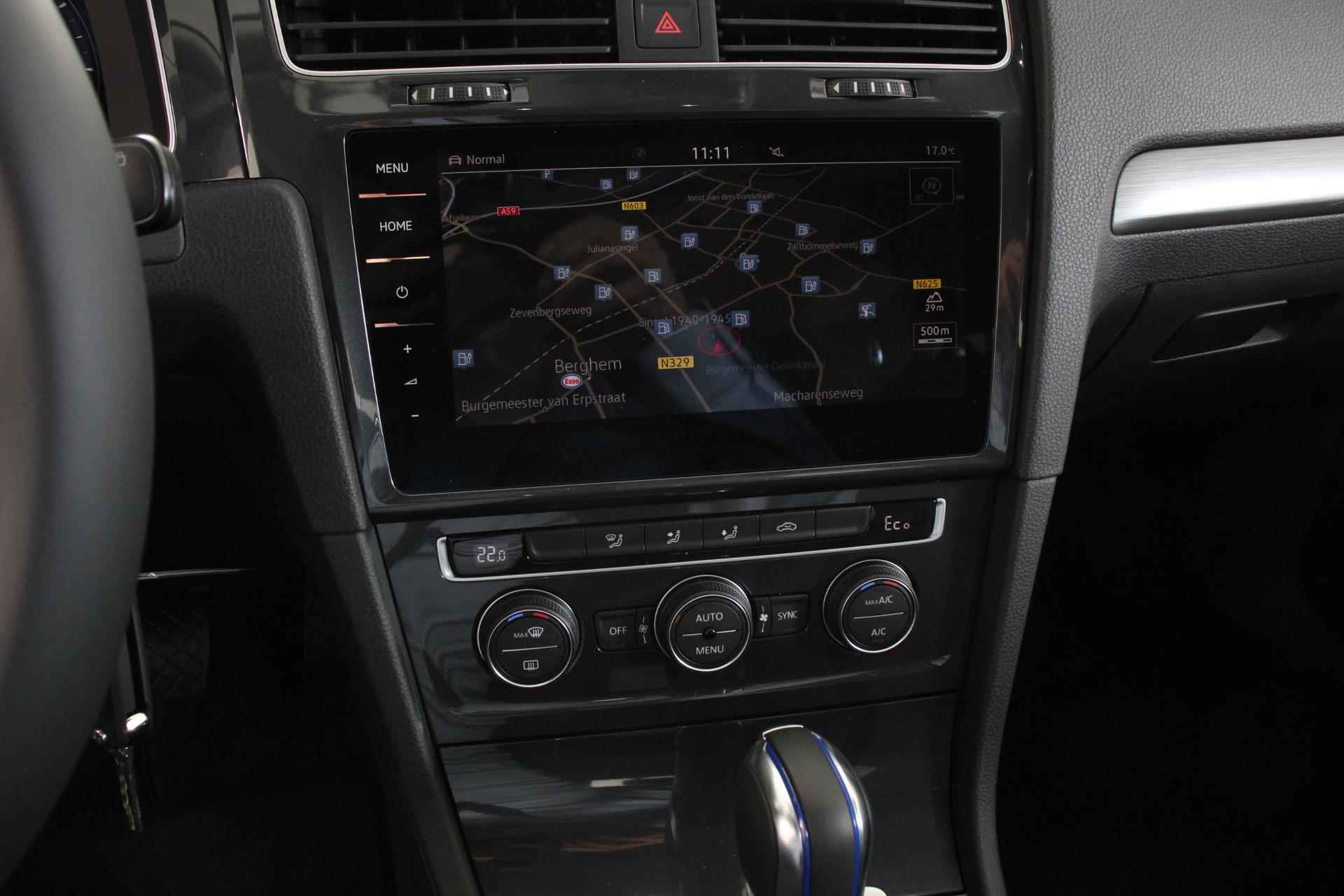 Volkswagen e-Golf e-Golf | Navigatie | Climate Control | Digitale cockpit | Bluetooth | Cruise control adaptive | Camera | LMV 17" - 10/30