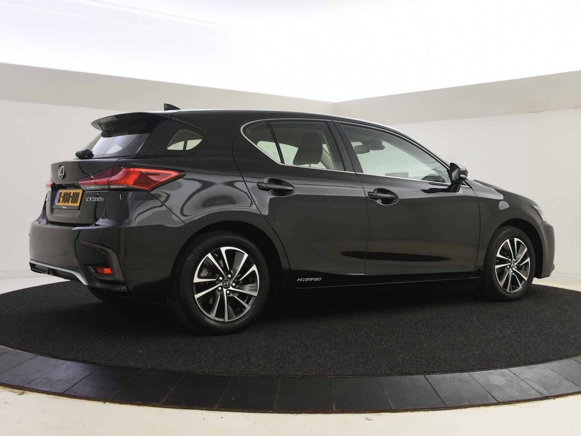 Lexus CT 200h Ultimate Edition | Parkeersensoren voor en achter - 11/38