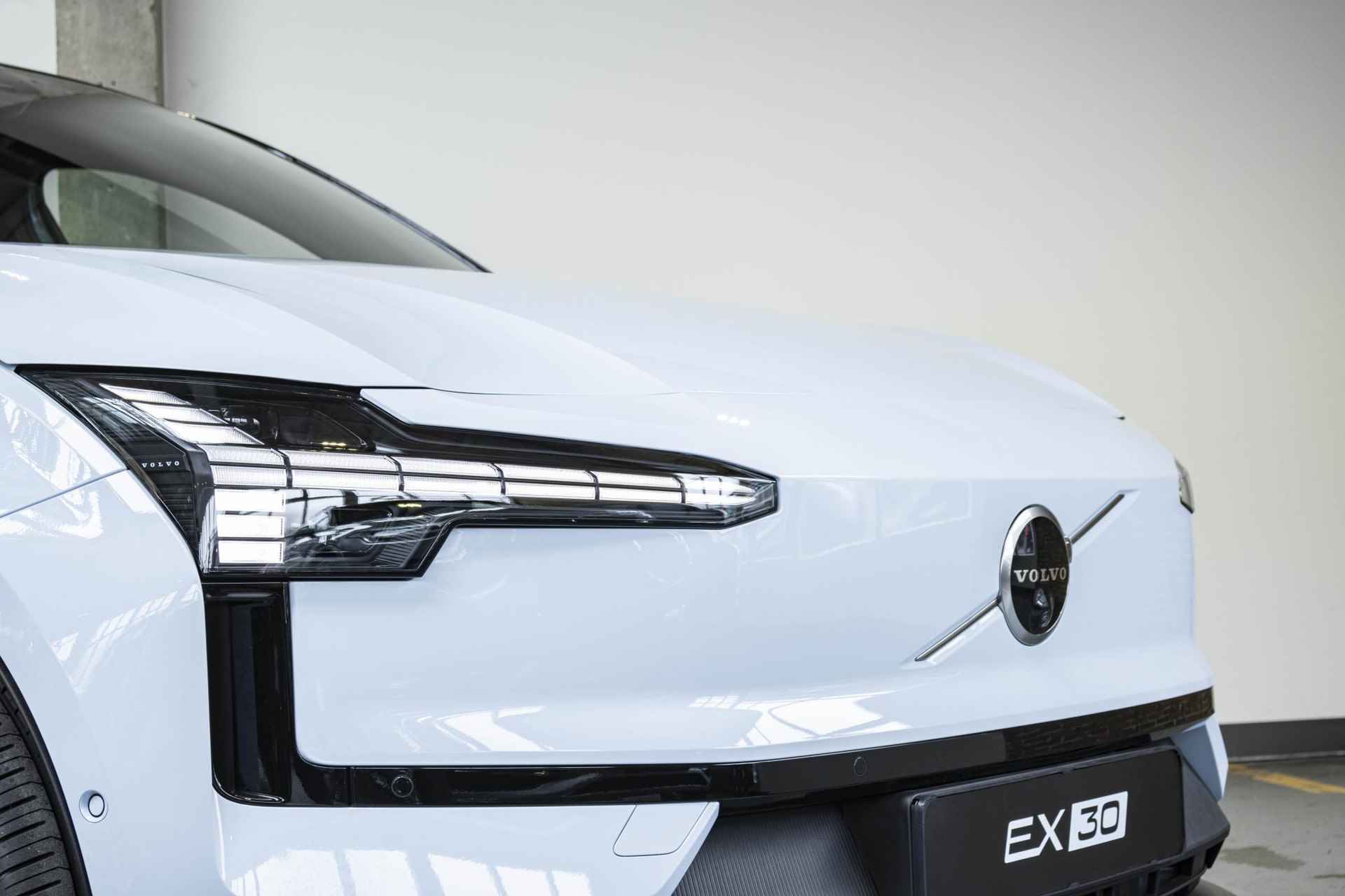 Volvo EX30 Twin Motor Performance Ultra 69 kWh | Panoramadak | 360º camera | Elektr. verstelbare voorstoelen | Harman Kardon Soundbar - 14/41