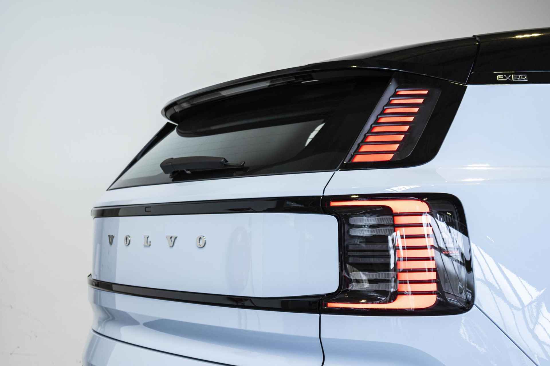 Volvo EX30 Twin Motor Performance Ultra 69 kWh | Panoramadak | 360º camera | Elektr. verstelbare voorstoelen | Harman Kardon Soundbar - 18/41