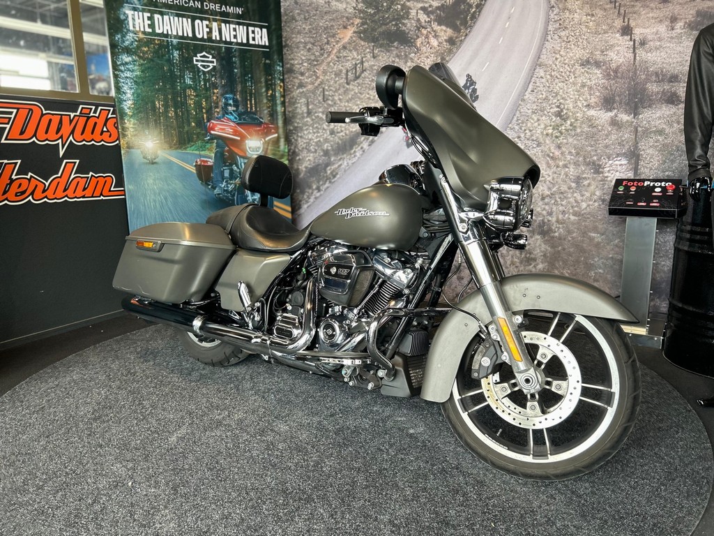 Harley-Davidson FLHX STREET GLIDE
