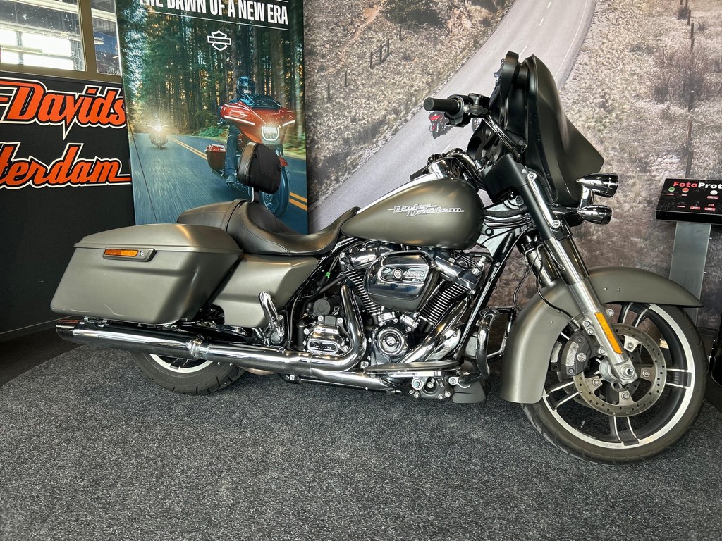 Harley-Davidson FLHX STREET GLIDE