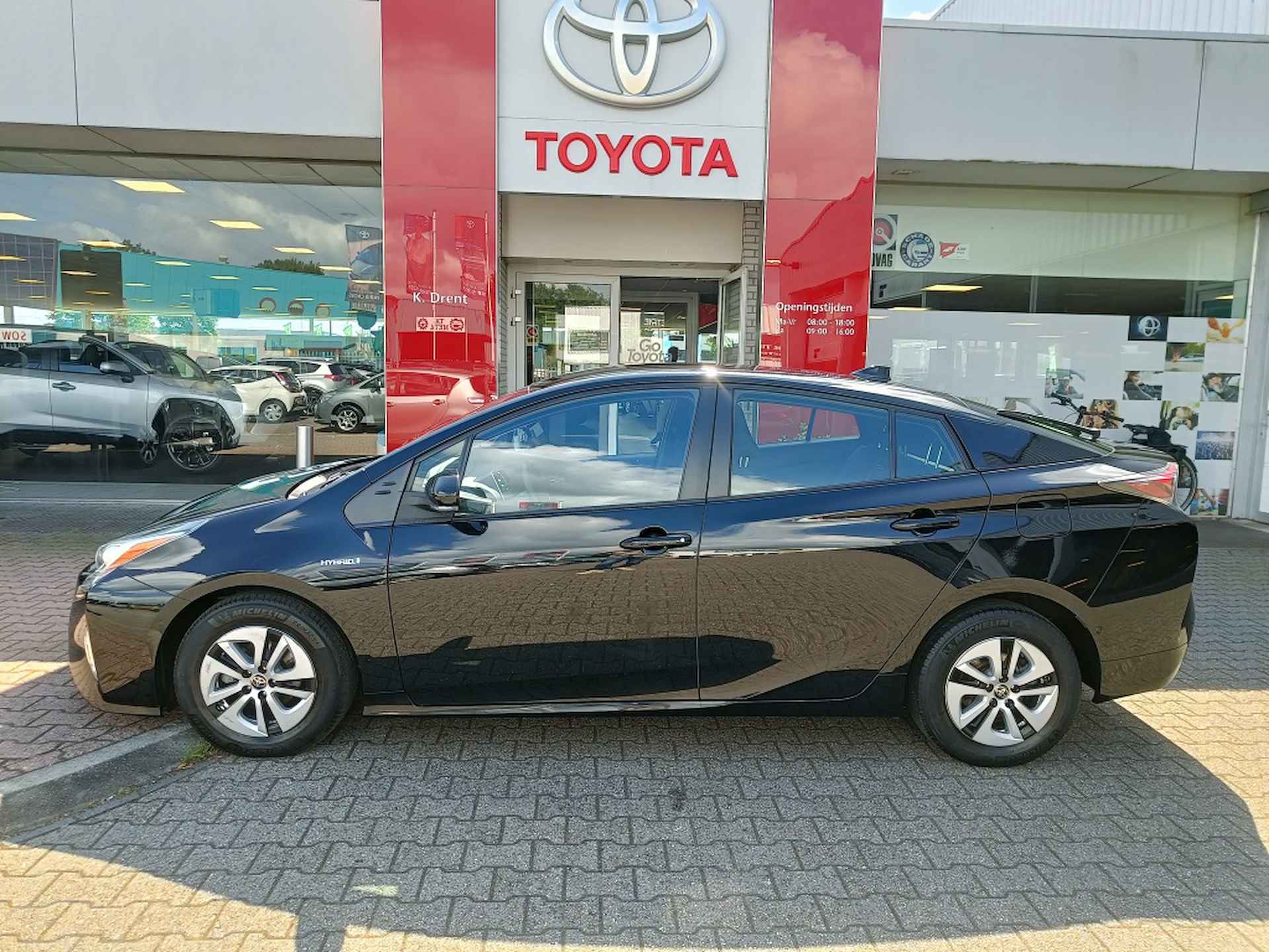 Toyota Prius 1.8 Hybrid Executive | Navi | Sensoren v/a | JBL Sound - 3/41