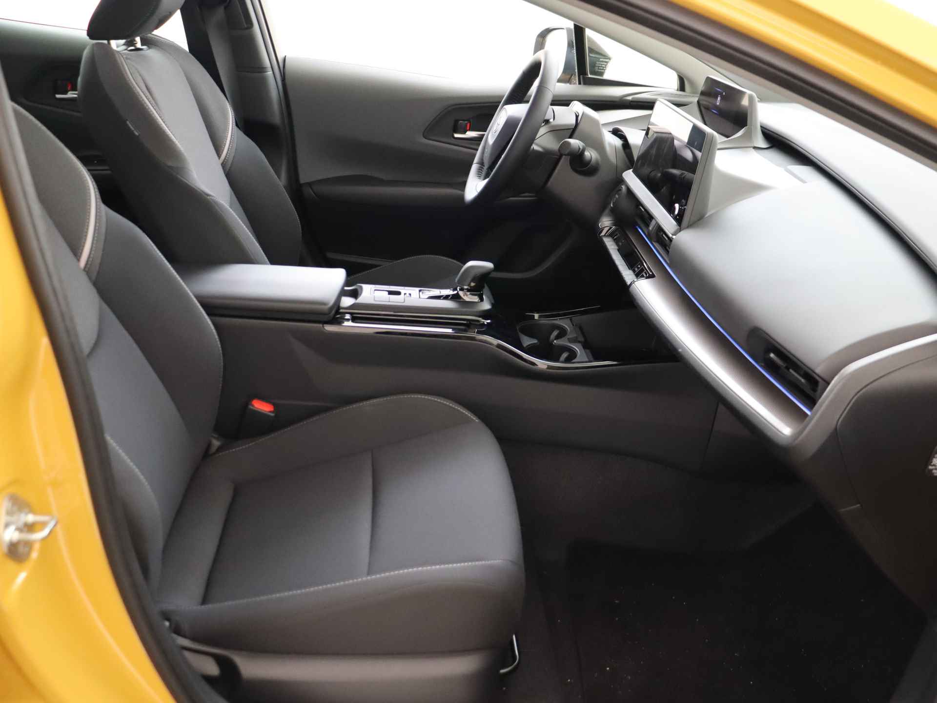 Toyota Prius 2.0 Plug-in Executive | Panoramadak | Full options | Demo - 19/47
