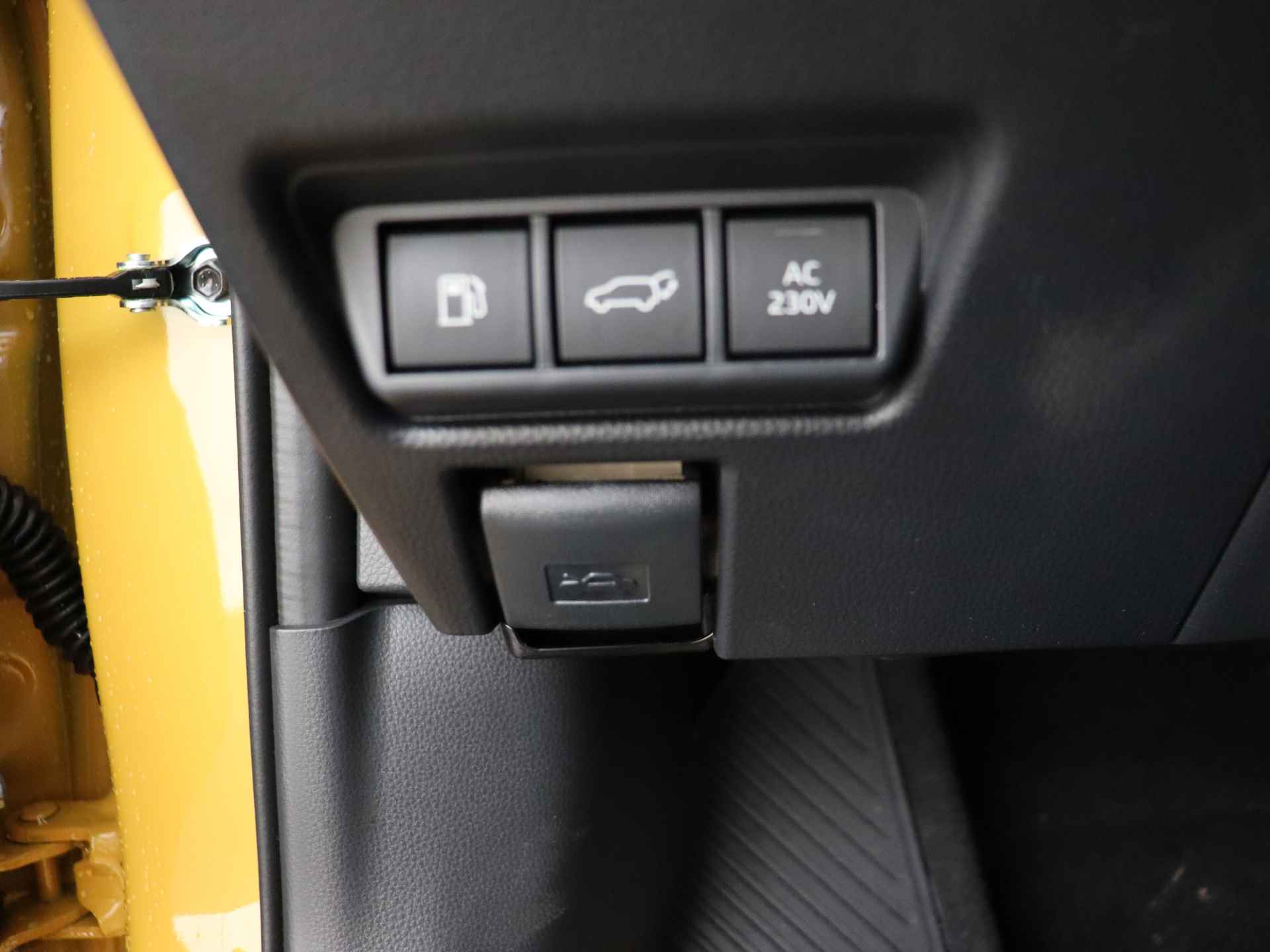 Toyota Prius 2.0 Plug-in Executive | Panoramadak | Full options | Demo - 25/47