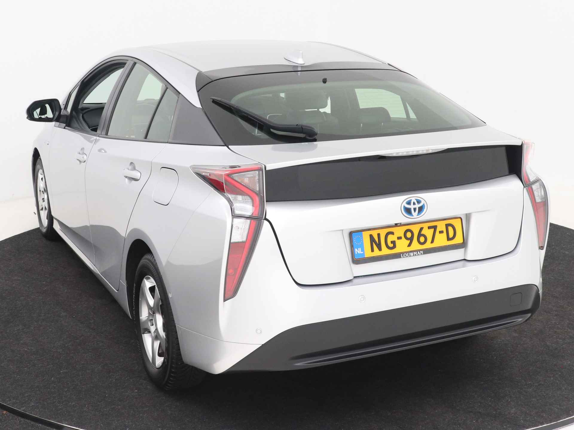 Toyota Prius 1.8 Executive | Navigatie | Climate Control | Cruise Control Adaptief | Head up Display | Parkeer Ass. | Stoelverwarming | - 15/47