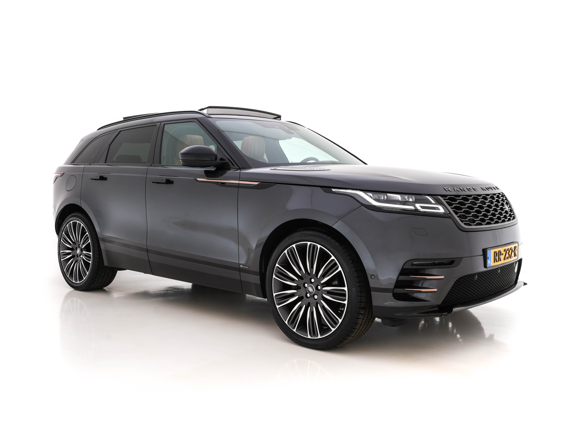 Land Rover Range Rover Velar 3.0 V6 AWD R-Dynamic HSE Aut. *PANO | HEAD-UP | WINDSOR-FULL-LEATHER | MATRIX-LED | MERIDIAN-SURROUND | DIGI-COCKPIT | CAMERA | KEYLESS | AIR-SUSPENSION | NAVI-FULLMAP | BLIND-SPOT | SHIFT-PADDLES | TOWBAR