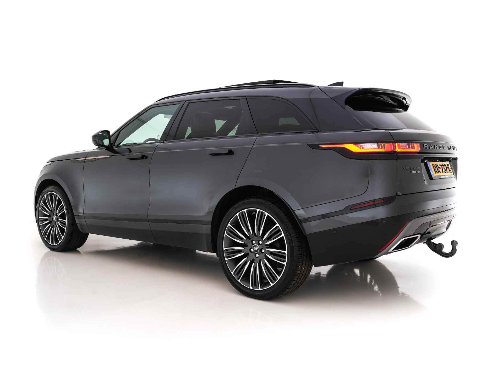 Land Rover Range Rover Velar 3.0 V6 AWD R-Dynamic HSE Aut. *PANO | HEAD-UP | WINDSOR-FULL-LEATHER | MATRIX-LED | MERIDIAN-SURROUND | DIGI-COCKPIT | CAMERA | KEYLESS | AIR-SUSPENSION | NAVI-FULLMAP | BLIND-SPOT | SHIFT-PADDLES | TOWBAR - 4/41