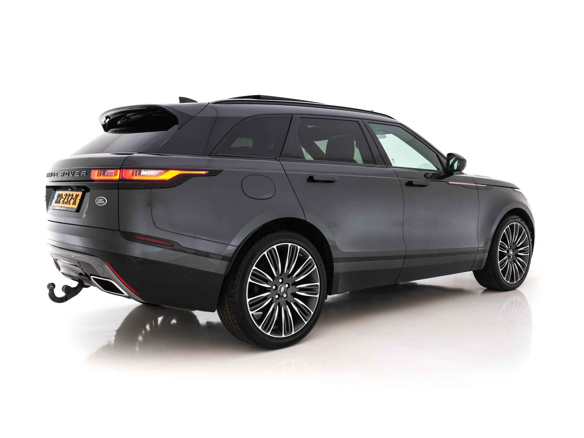 Land Rover Range Rover Velar 3.0 V6 AWD R-Dynamic HSE Aut. *PANO | HEAD-UP | WINDSOR-FULL-LEATHER | MATRIX-LED | MERIDIAN-SURROUND | DIGI-COCKPIT | CAMERA | KEYLESS | AIR-SUSPENSION | NAVI-FULLMAP | BLIND-SPOT | SHIFT-PADDLES | TOWBAR - 6/41