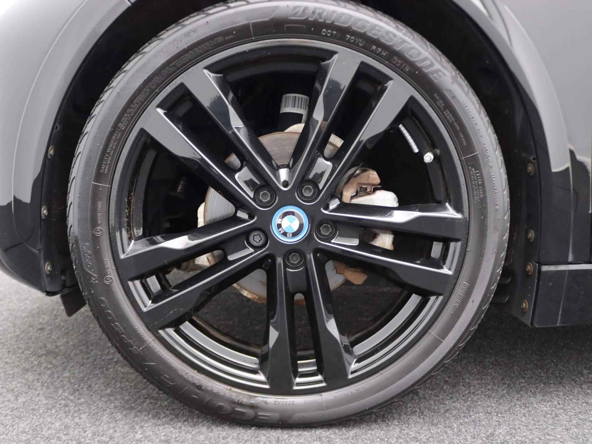 BMW i3 S 120AH | Executive Edition | Navigatiesysteem Professional | Warmtepomp | 20" - 27/32